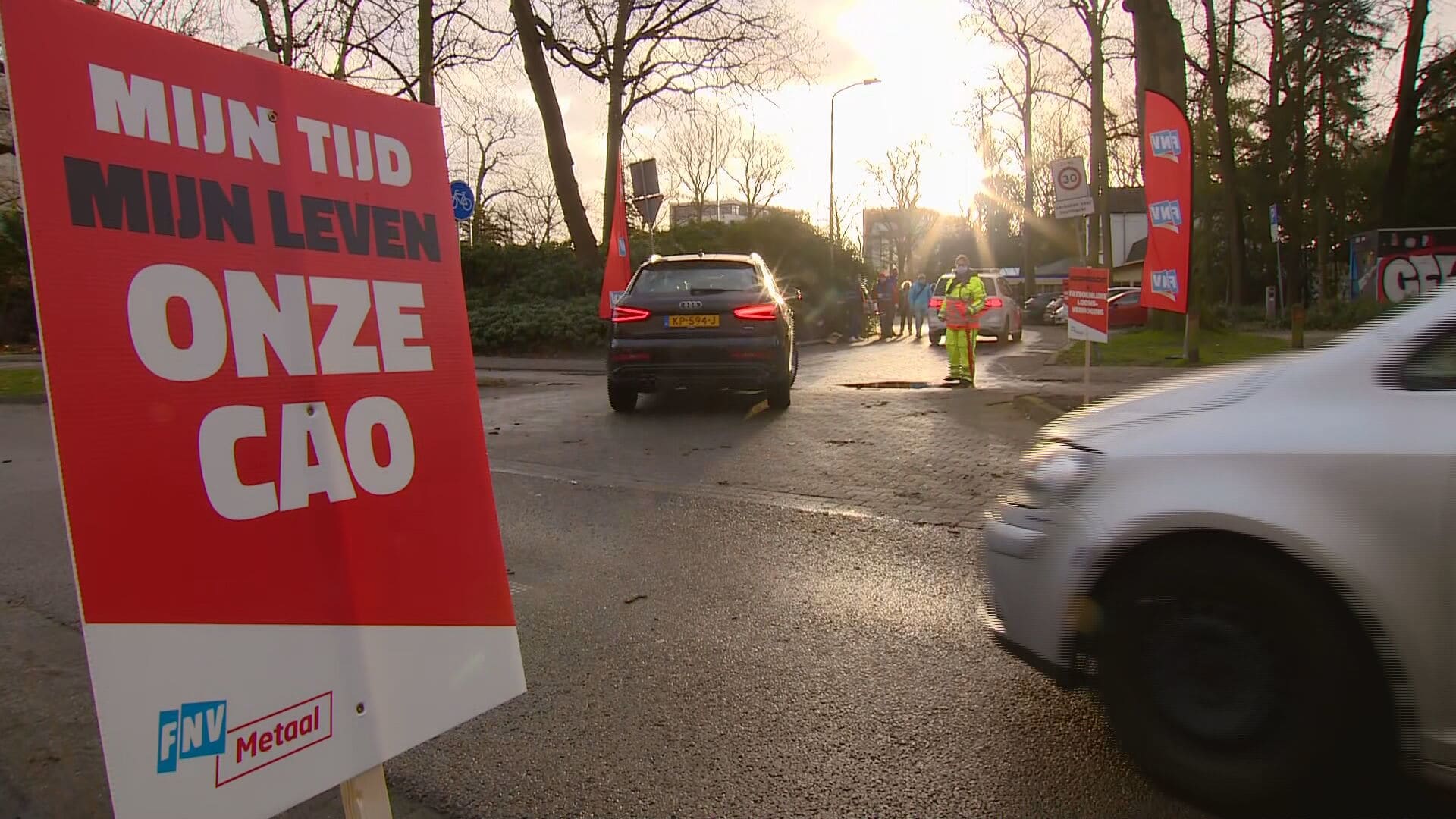 Medewerkers metaalsector staken voor lagere AOW-leeftijd: 'Ik heb er al 43 jaar op zitten, dat is voldoende'