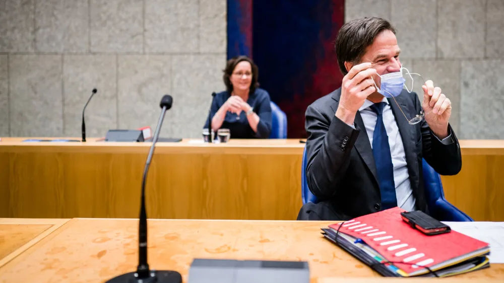 LIVEBLOG | Kamer kritisch over luchtverkeer uit Verenigd Koninkrijk • Lichte stijging aantal besmettingen