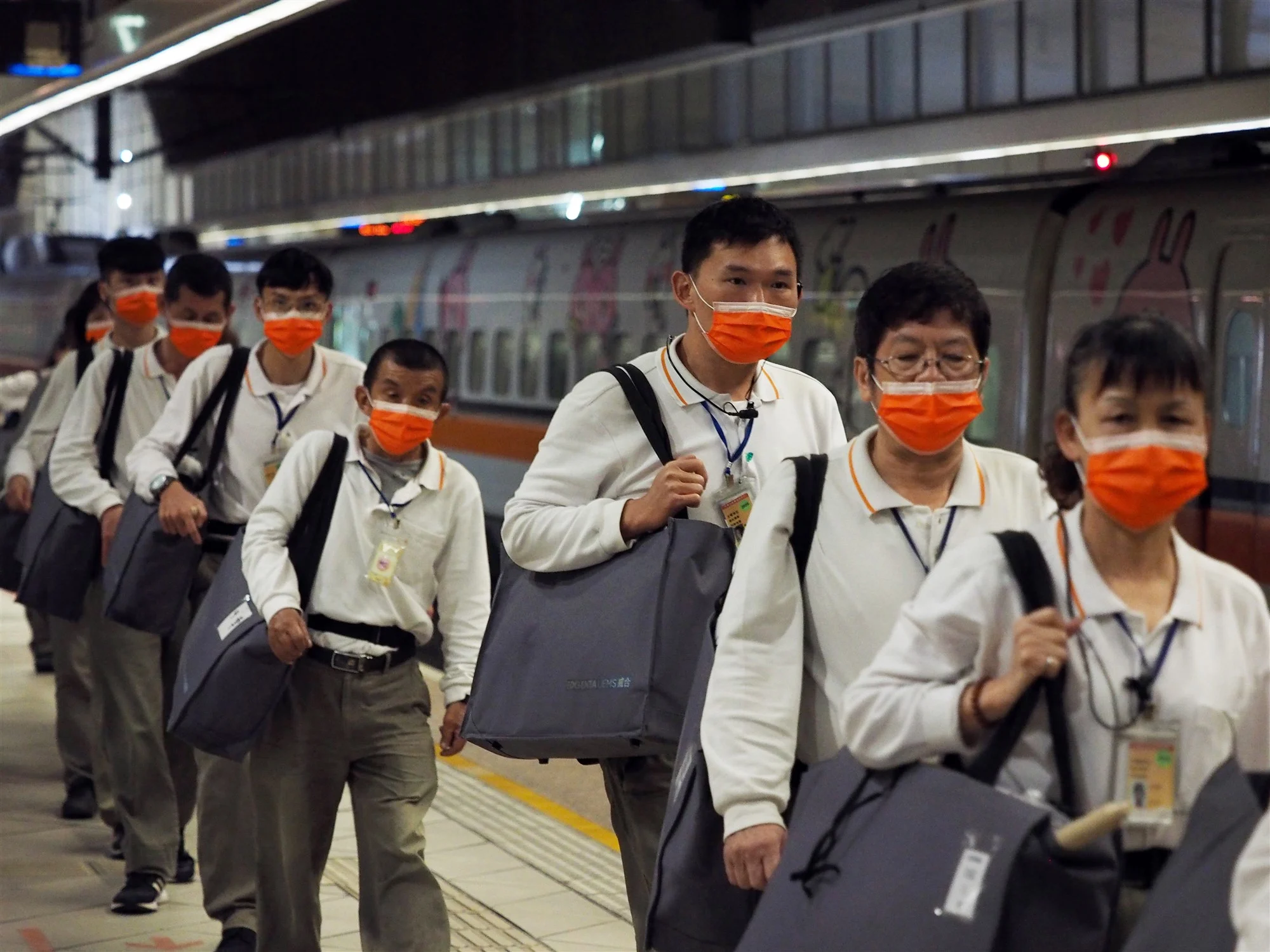 Studente van Chinese afkomst met mes bewerkt na kritiek op corona-carnavalslied