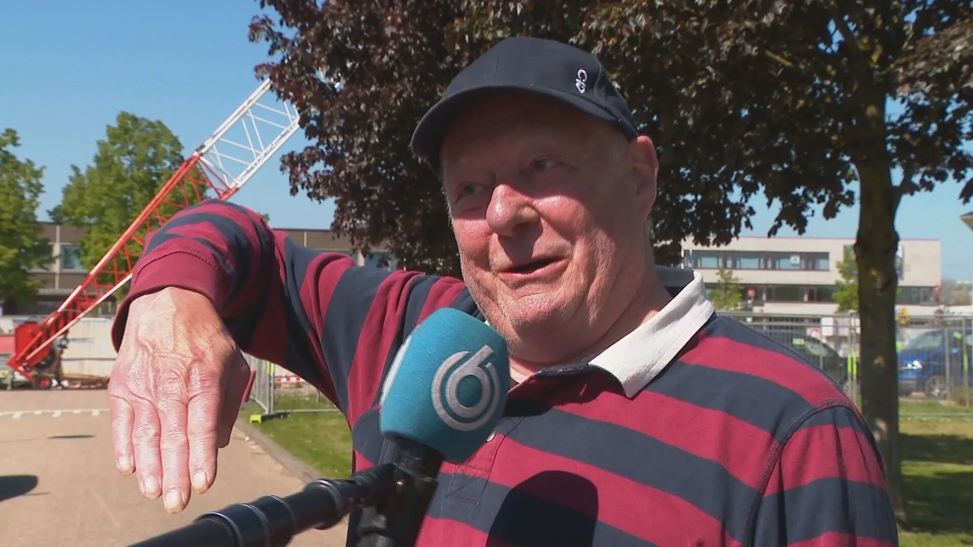 Afgebroken hijskraan zorgt voor veel bekijks in Etten-Leur: 'Het had heel anders kunnen aflopen'