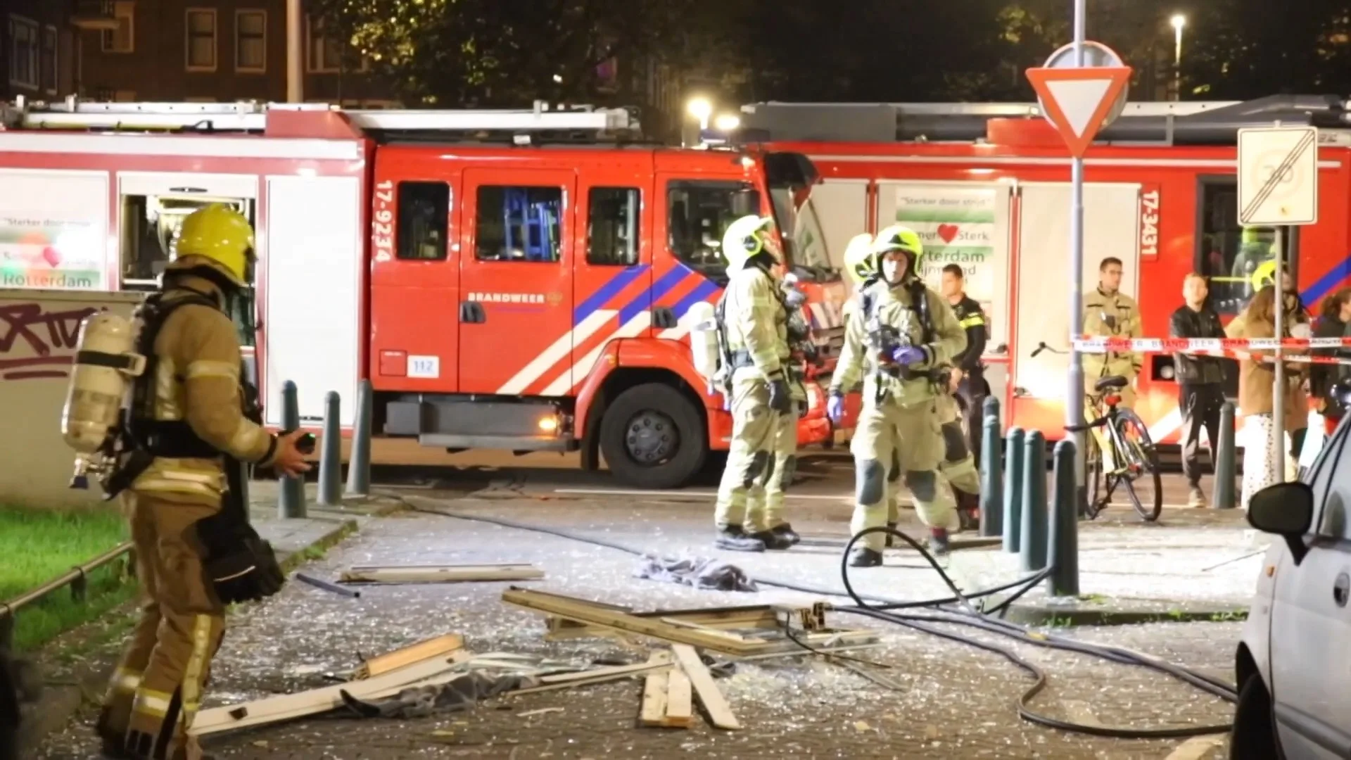Twee gewonden bij explosie in woning Rotterdam, vijftig buren geëvacueerd
