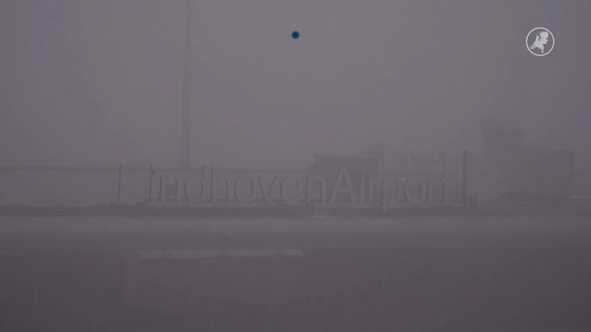 Meerdere vluchten geannuleerd en vertraagd door dichte mist Eindhoven Airport
