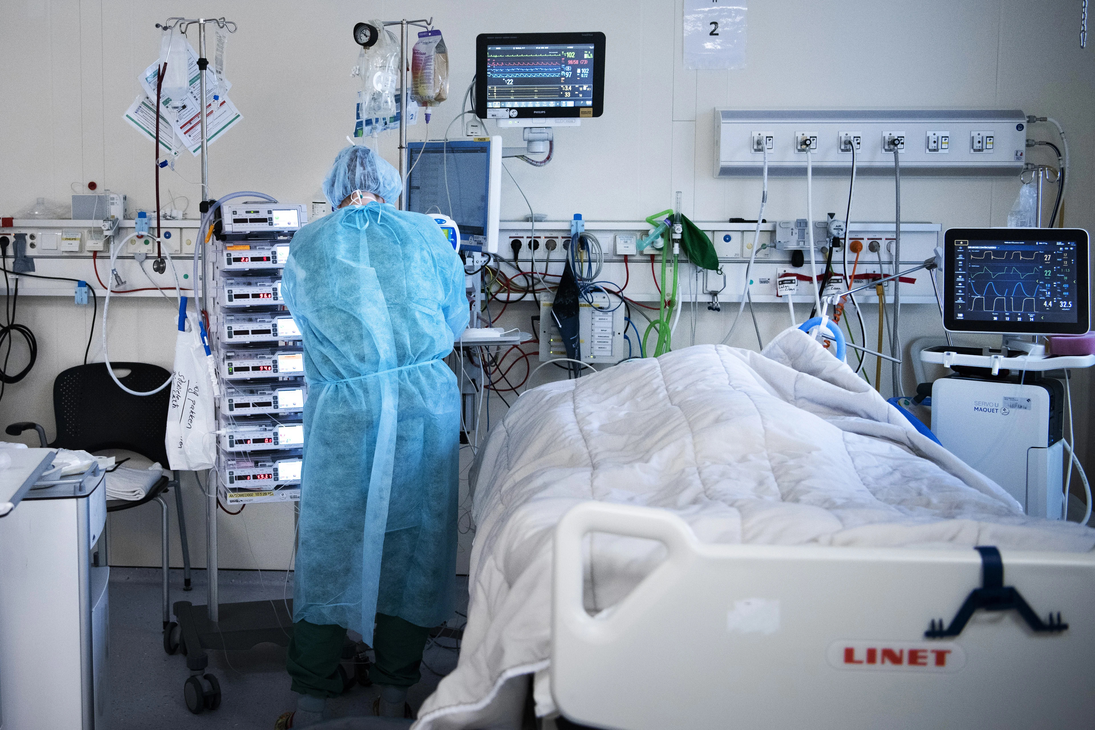 Opnieuw meer coronapatiënten opgenomen in ziekenhuizen, hoogste aantal sinds begin februari