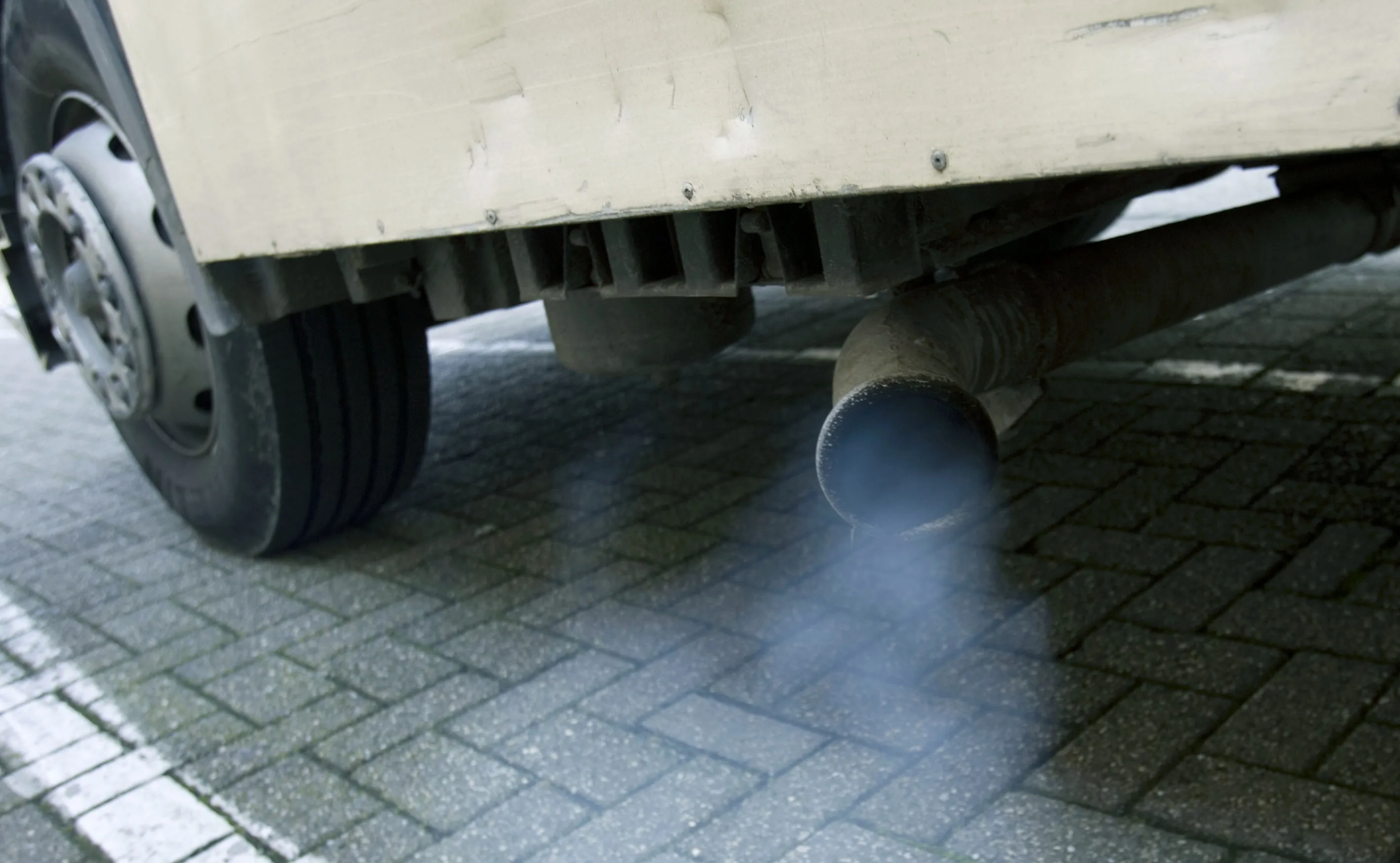 Nederlands plan om alleen schone vrachtwagens toe te staan krijgt steun van VS