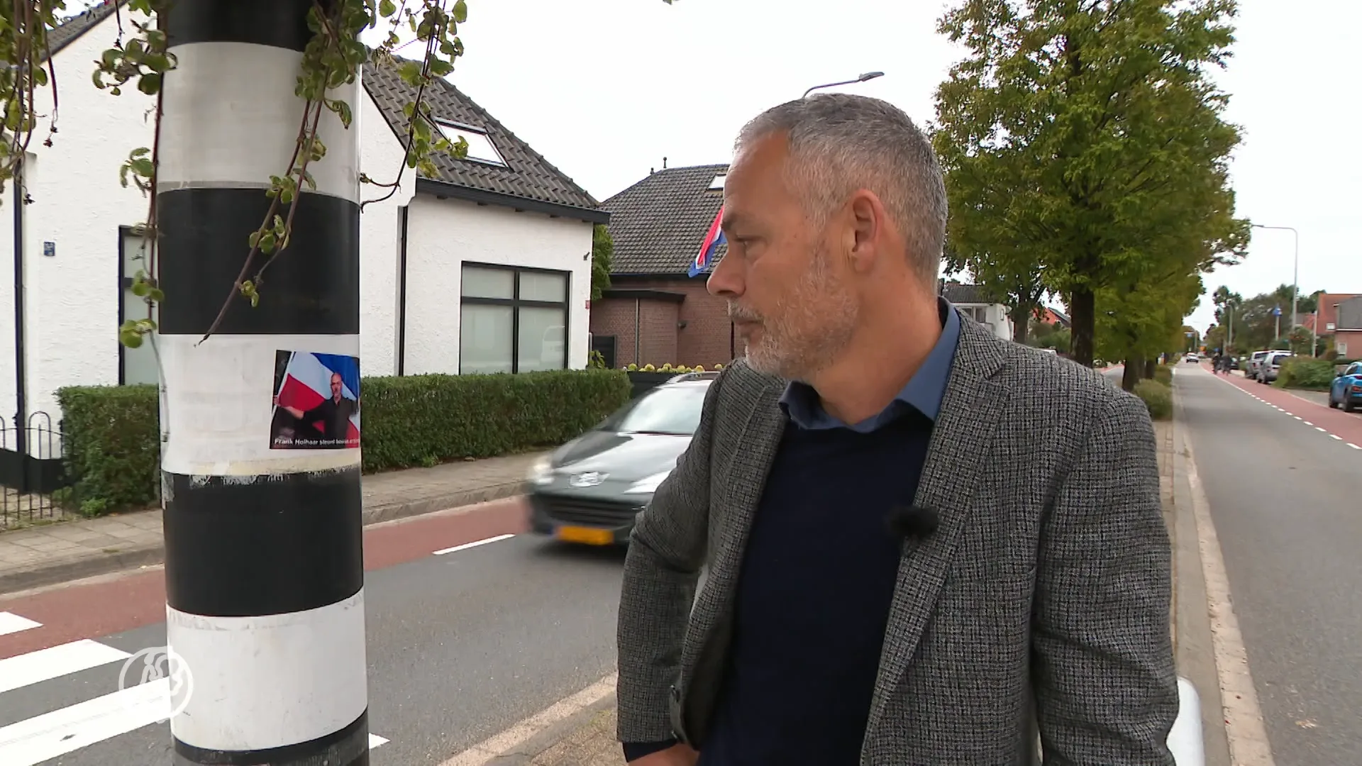 Westland hangt vol gefotoshopte stickers van Frank: 'Intimiderend!'