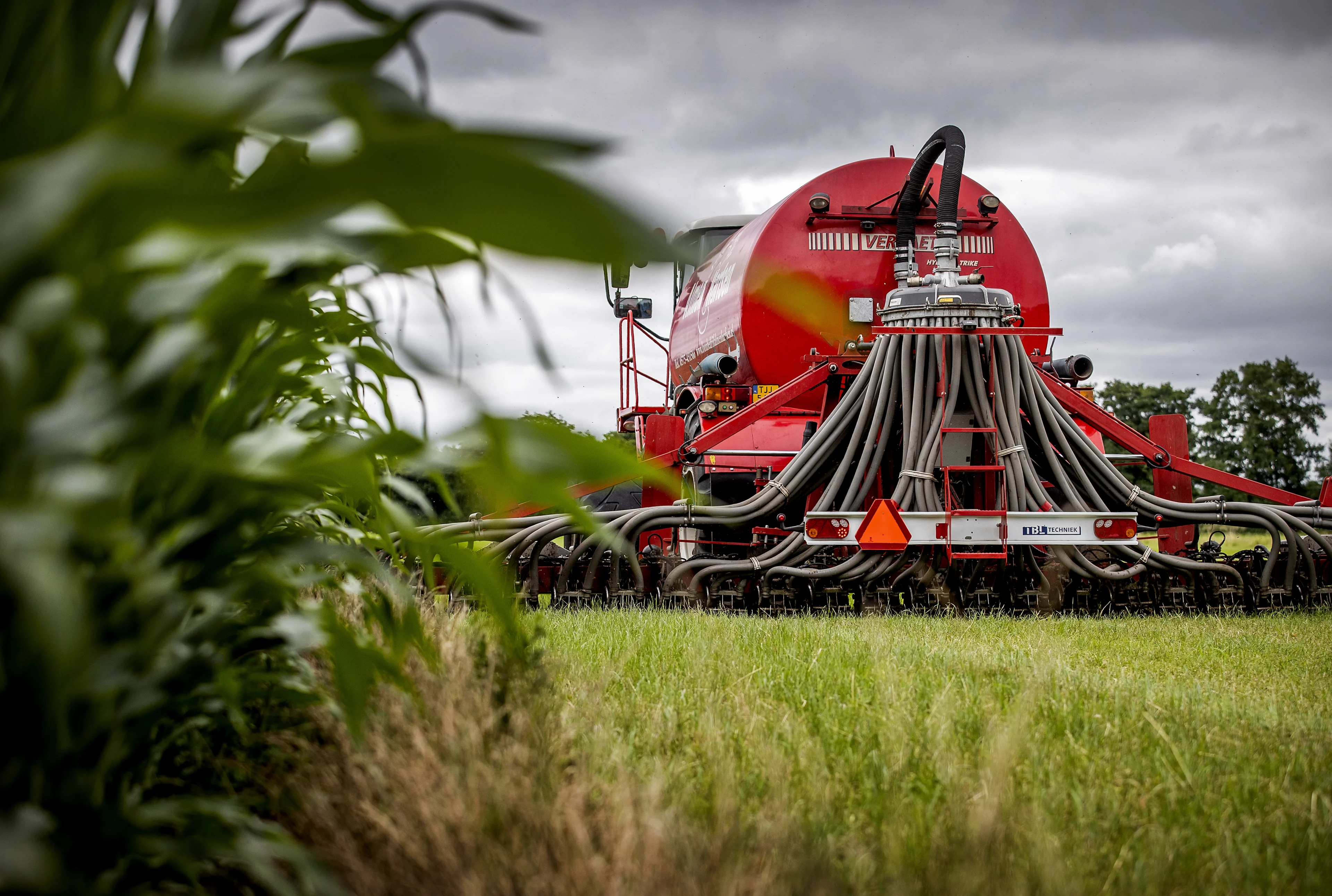 Nederlandse boeren moeten minder mest gaan uitrijden