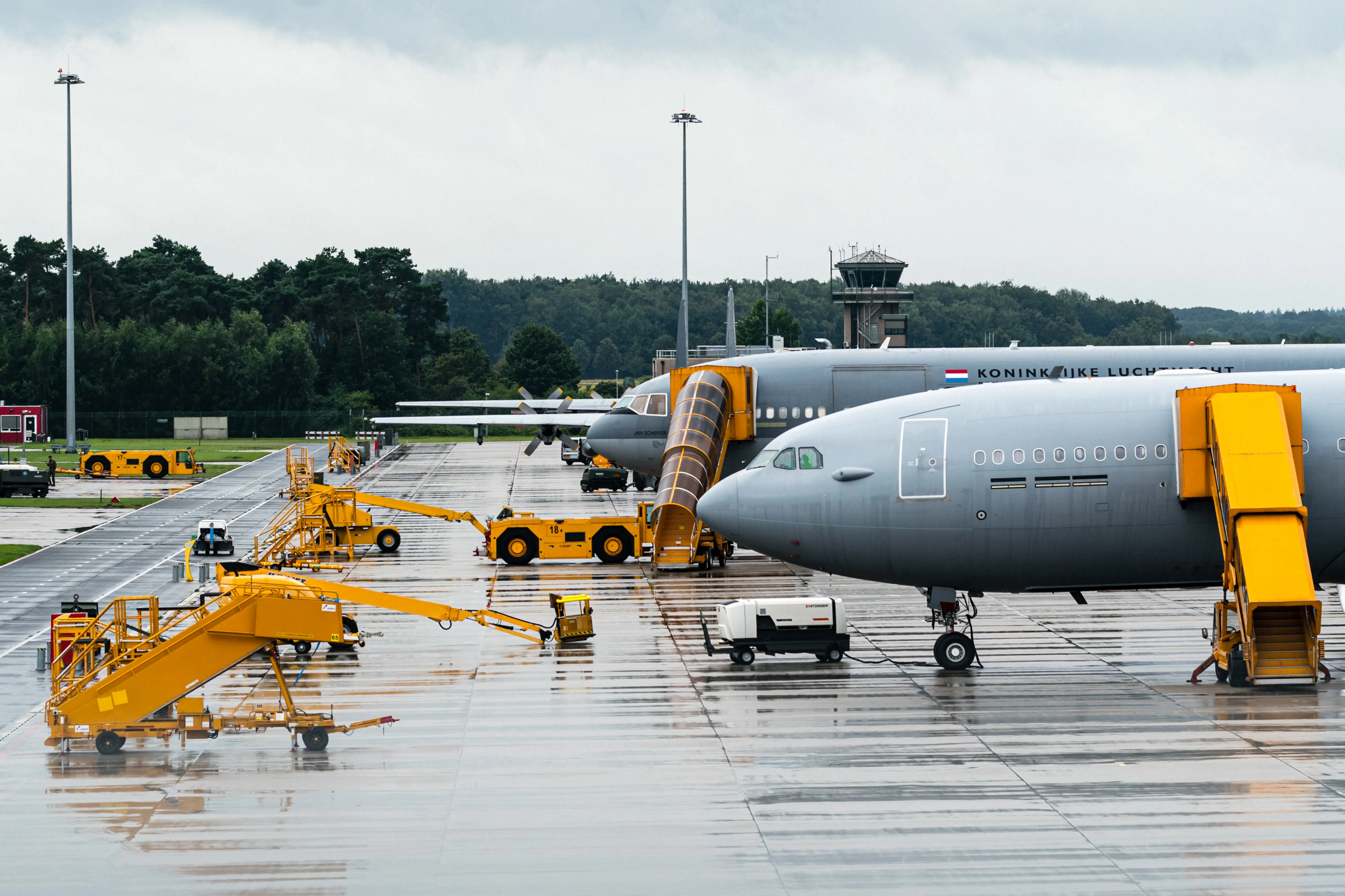 Kaag: eerste Nederlanders met evacuatievluchten vertrokken uit Kabul