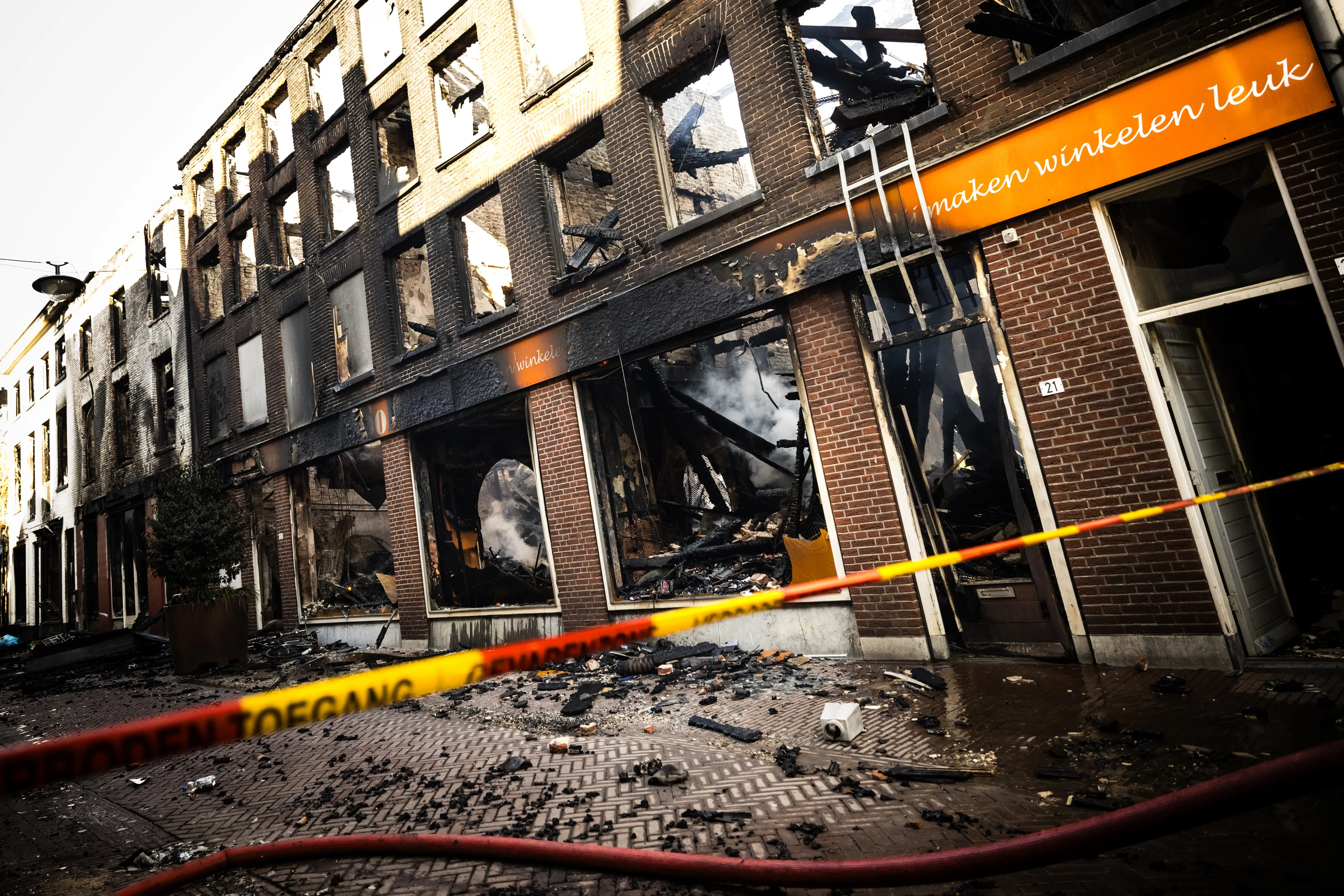 Zoektocht naar mogelijke slachtoffers Arnhem kan nog dagen duren