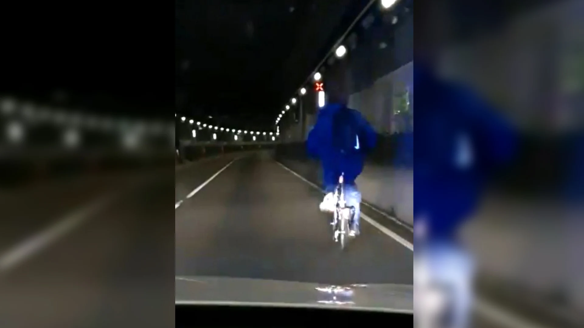 Verdwaalde spookrijder fietst op vouwfietsje door IJtunnel in Amsterdam