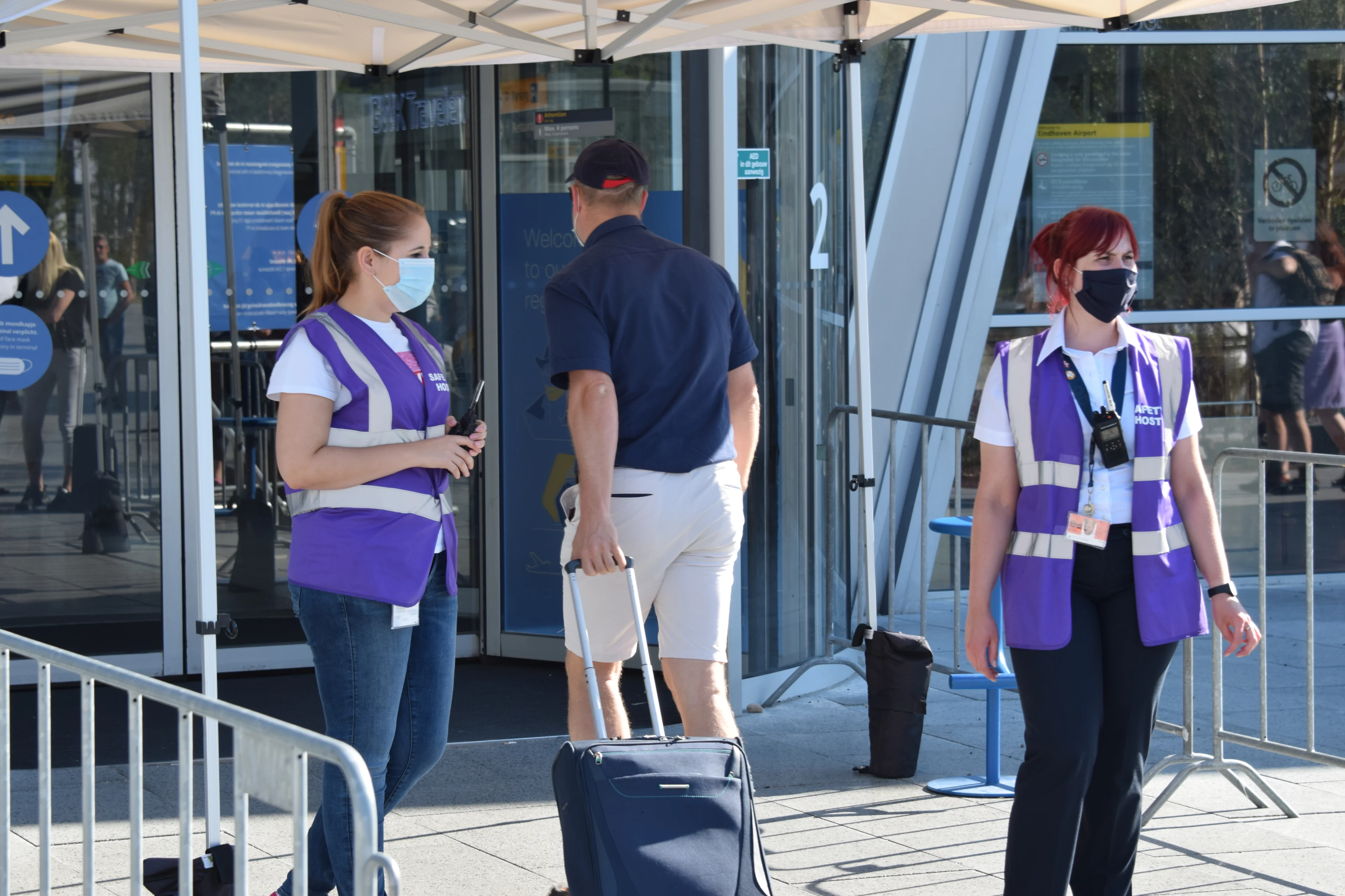 Ruim duizend gestrande reizigers op Eindhoven Airport wegens zieke werknemer bij luchtverkeersleiding