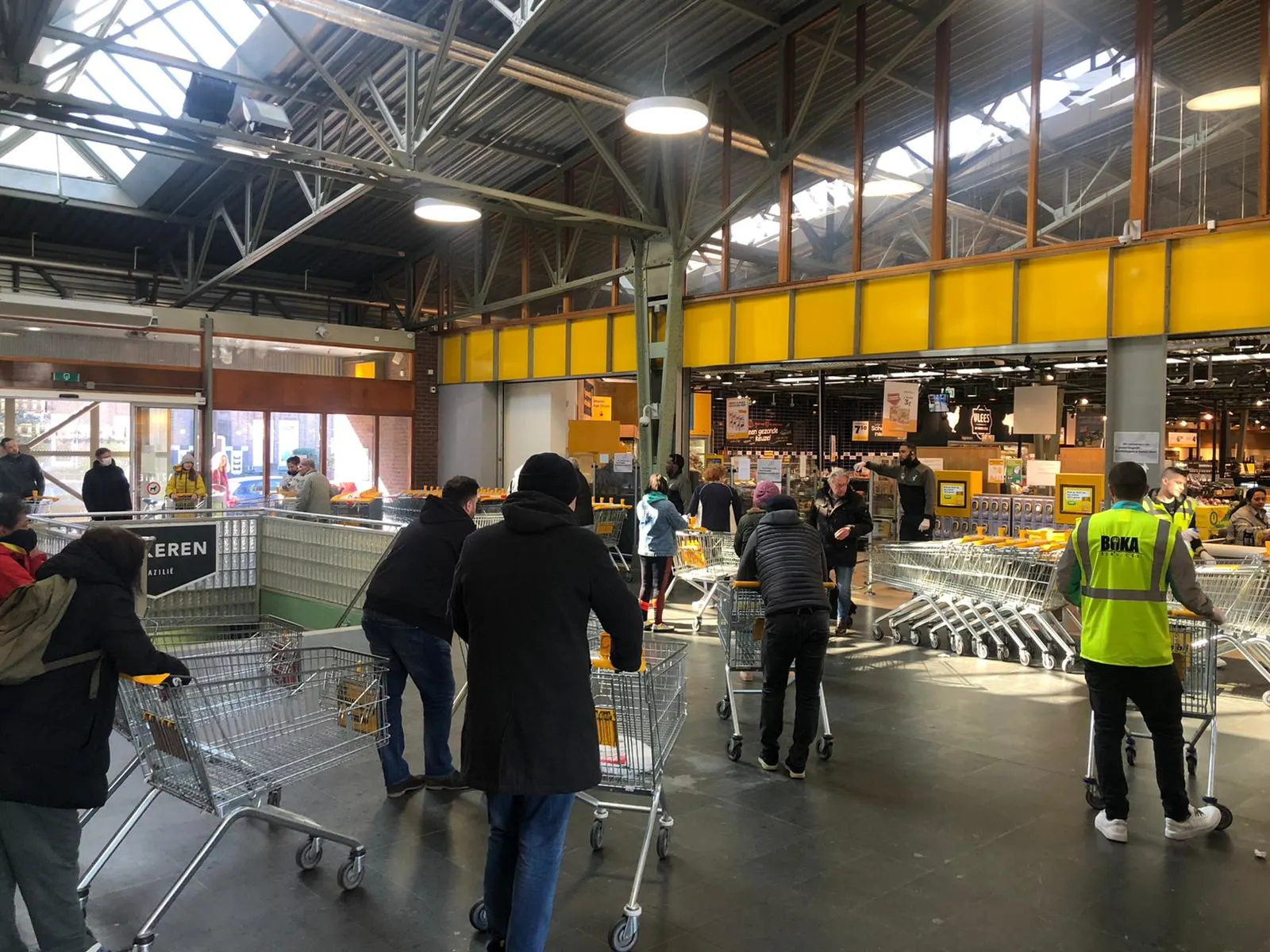 Maximum aantal klanten in supermarkt in strijd tegen coronavirus