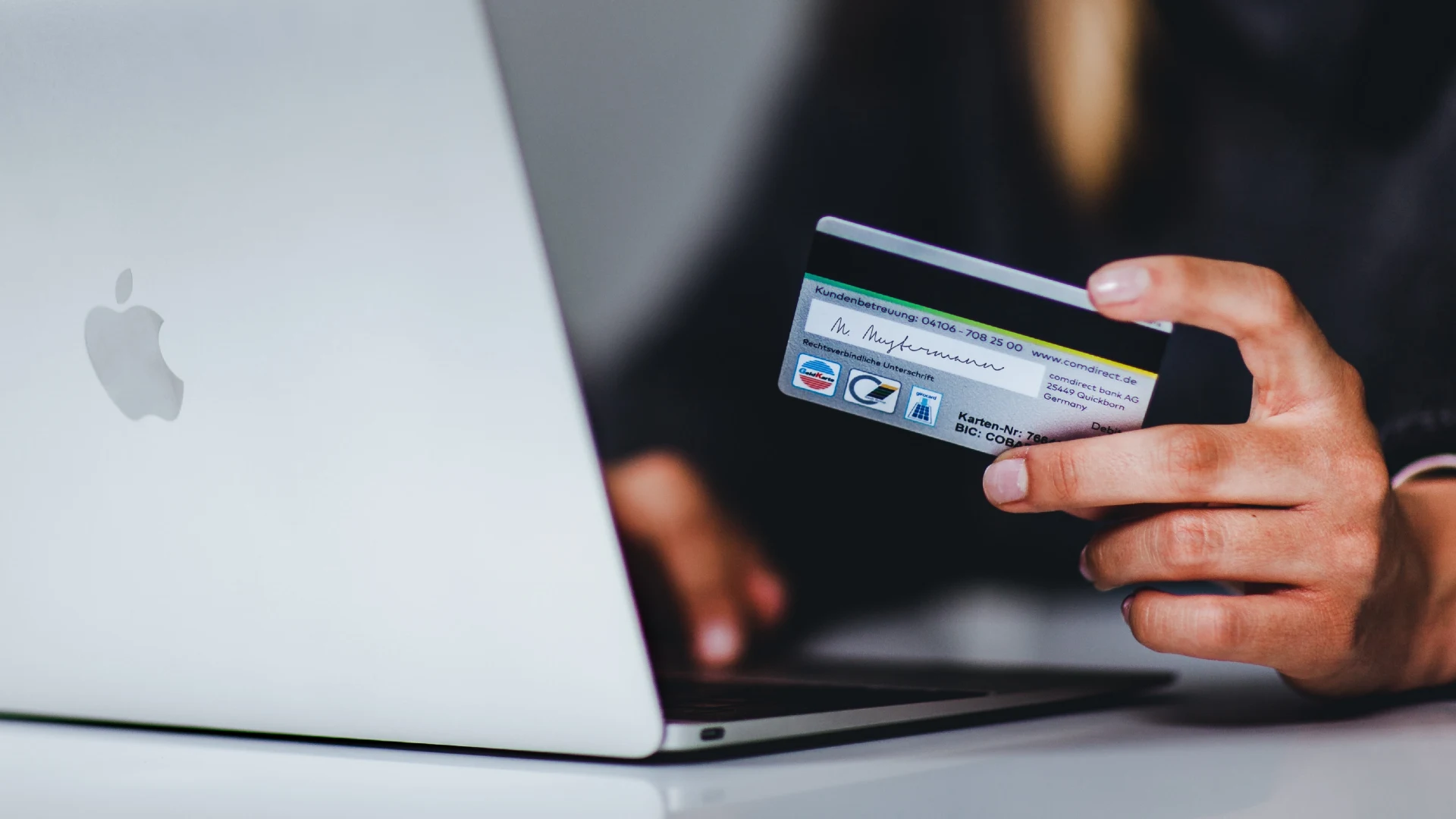 Sinterklaas- of kerstinkopen doen? Vermijd deze malafide webshops