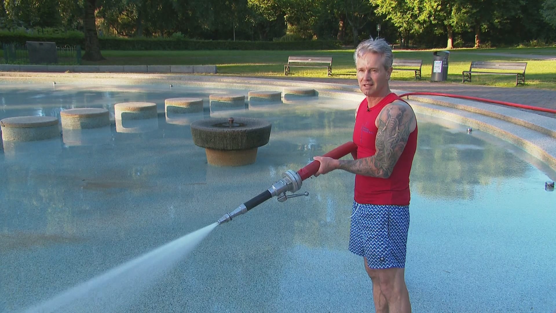 Om 05.00 uur opstaan: Bert maakt al 33 jaar peuterbadjes schoon