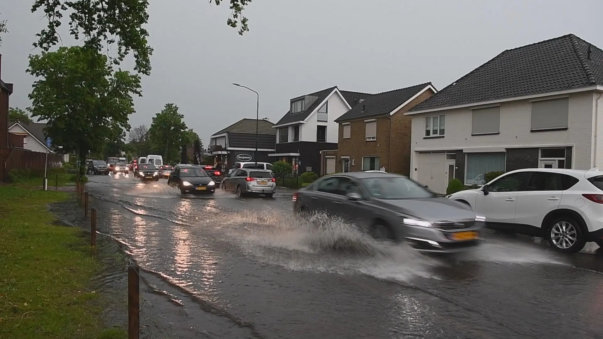 Veel overlast door noodweer in het zuiden, KNMI geeft code geel af