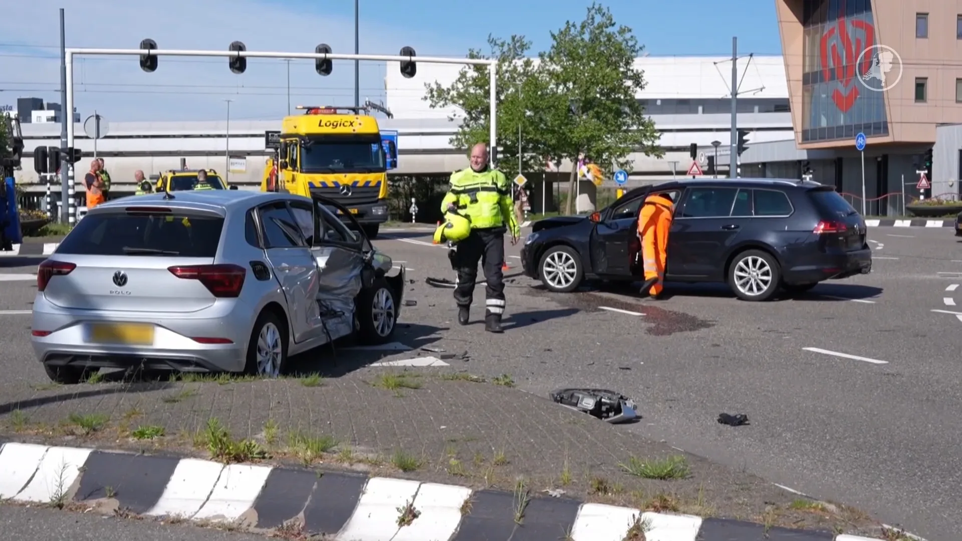 Bestuurder slaat op de vlucht na botsing in Schiedam