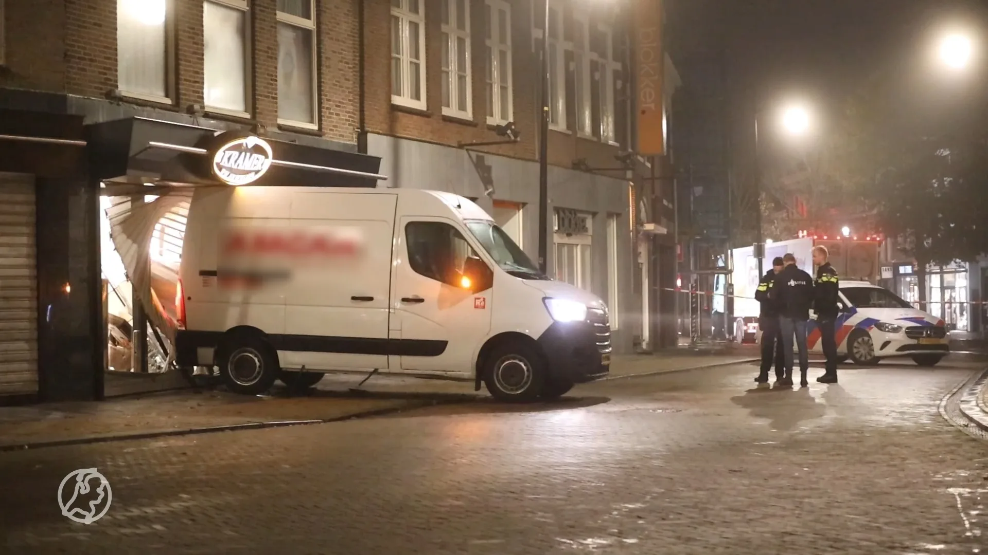 Veel schade bij mislukte ramkraak op Friese juwelier