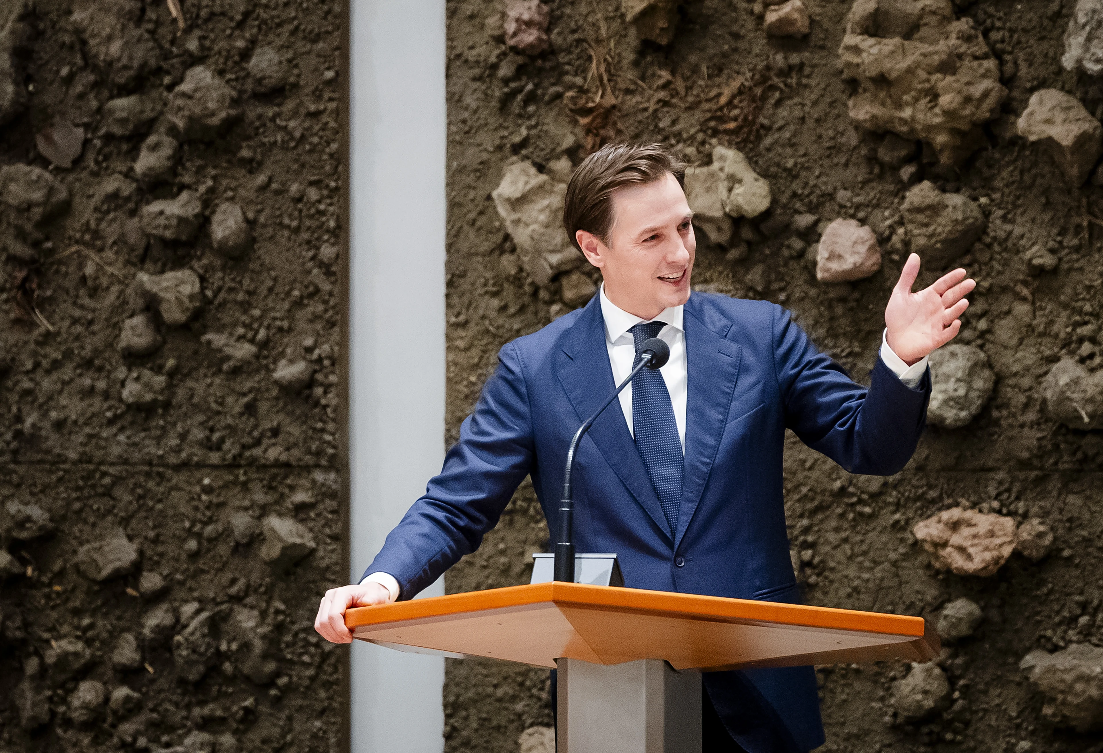 Volt trekt stekker uit X-account, hoopt dat andere partijen volgen