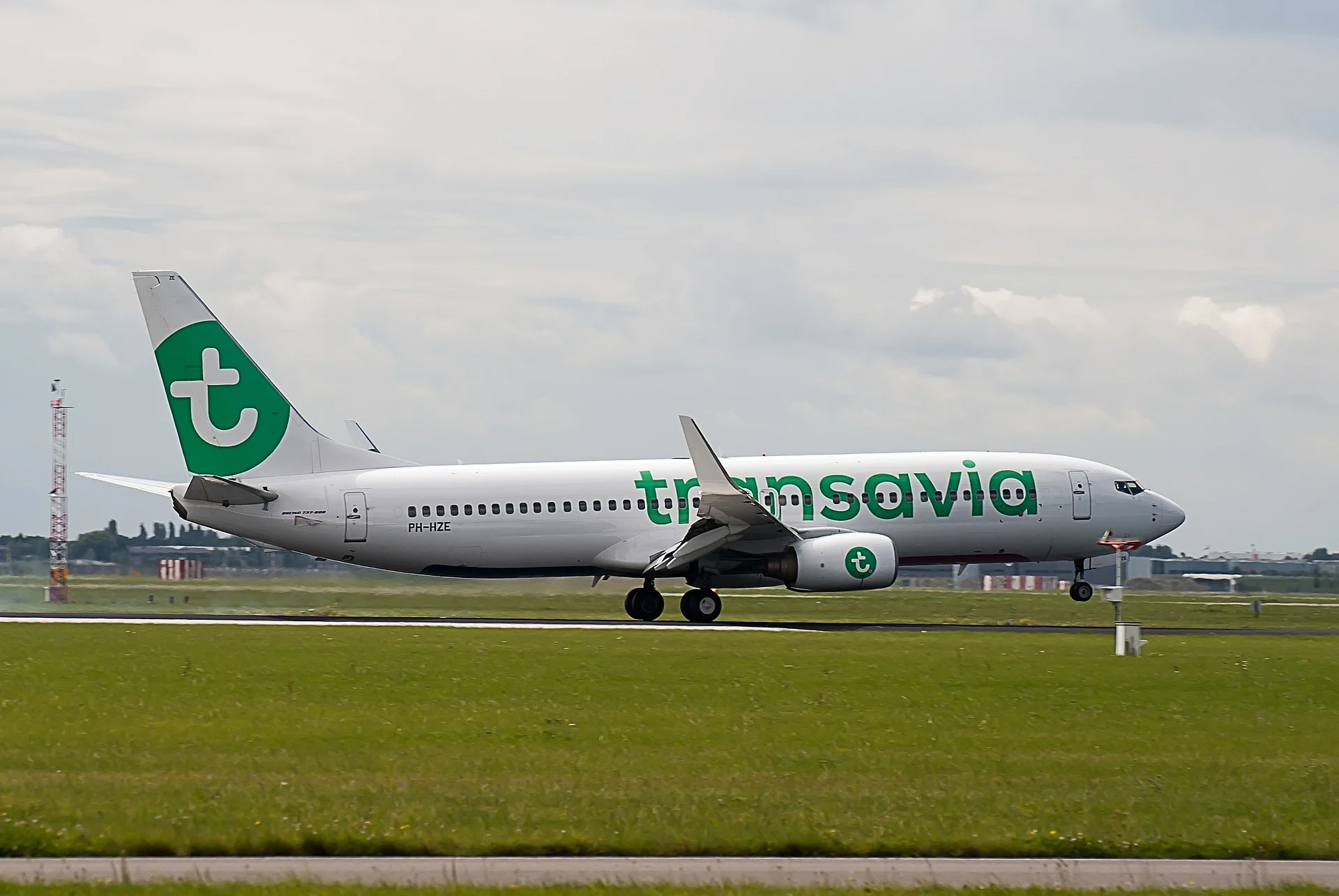 Transavia-reizigers urenlang vast in Lissabon na voorzorgslanding