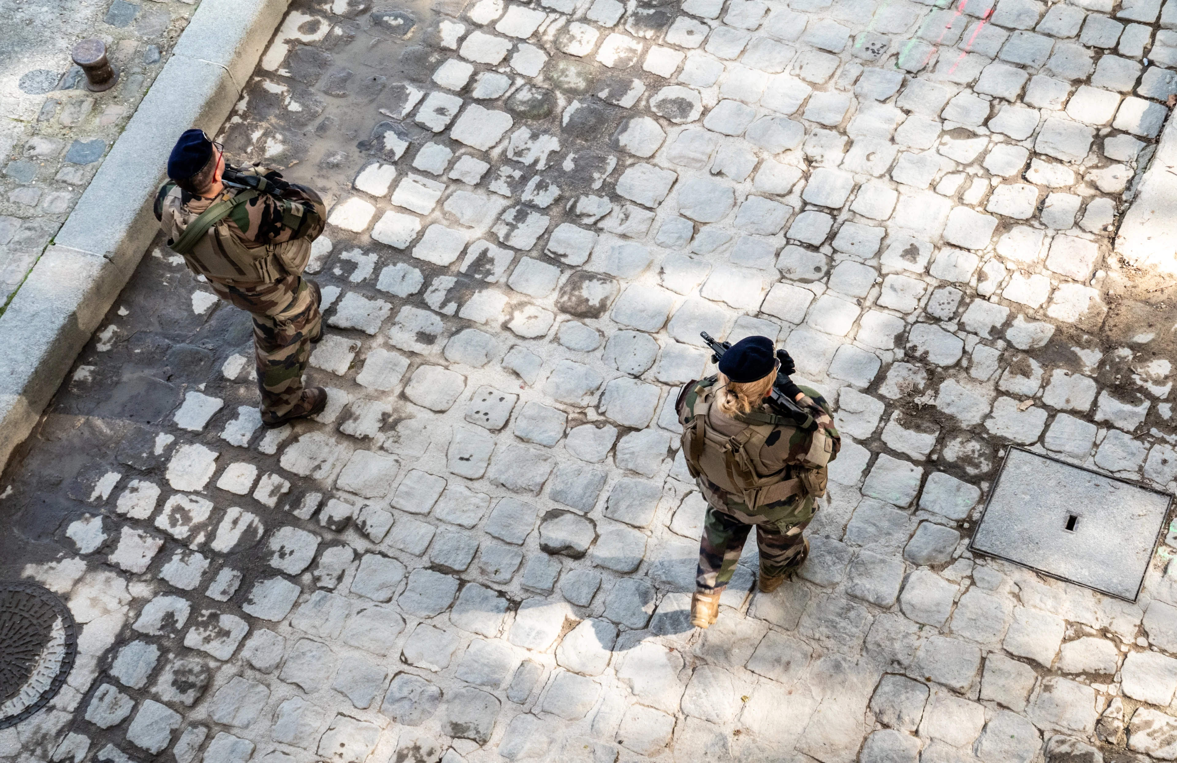 Reisadvies voor Parijs aangescherpt om terreurdreiging