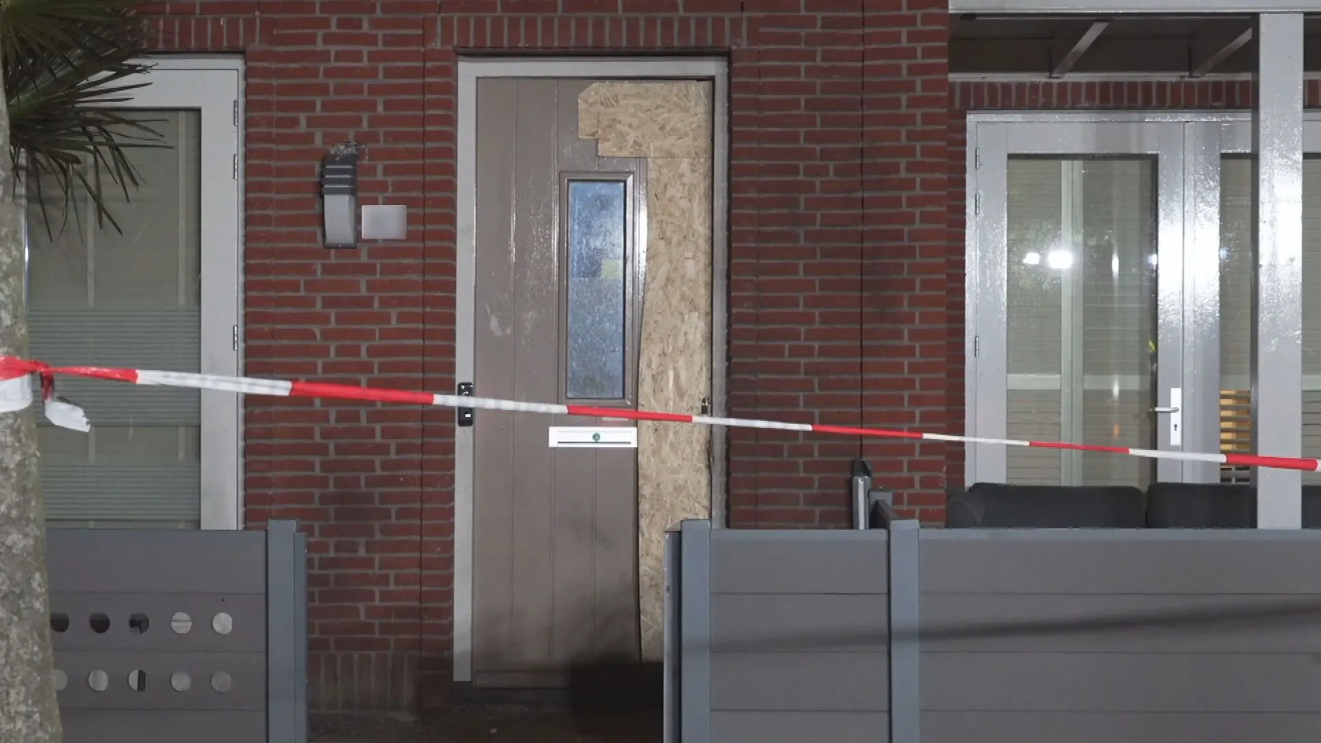 Opnieuw explosie in zelfde straat Maassluis, korte tijd brand