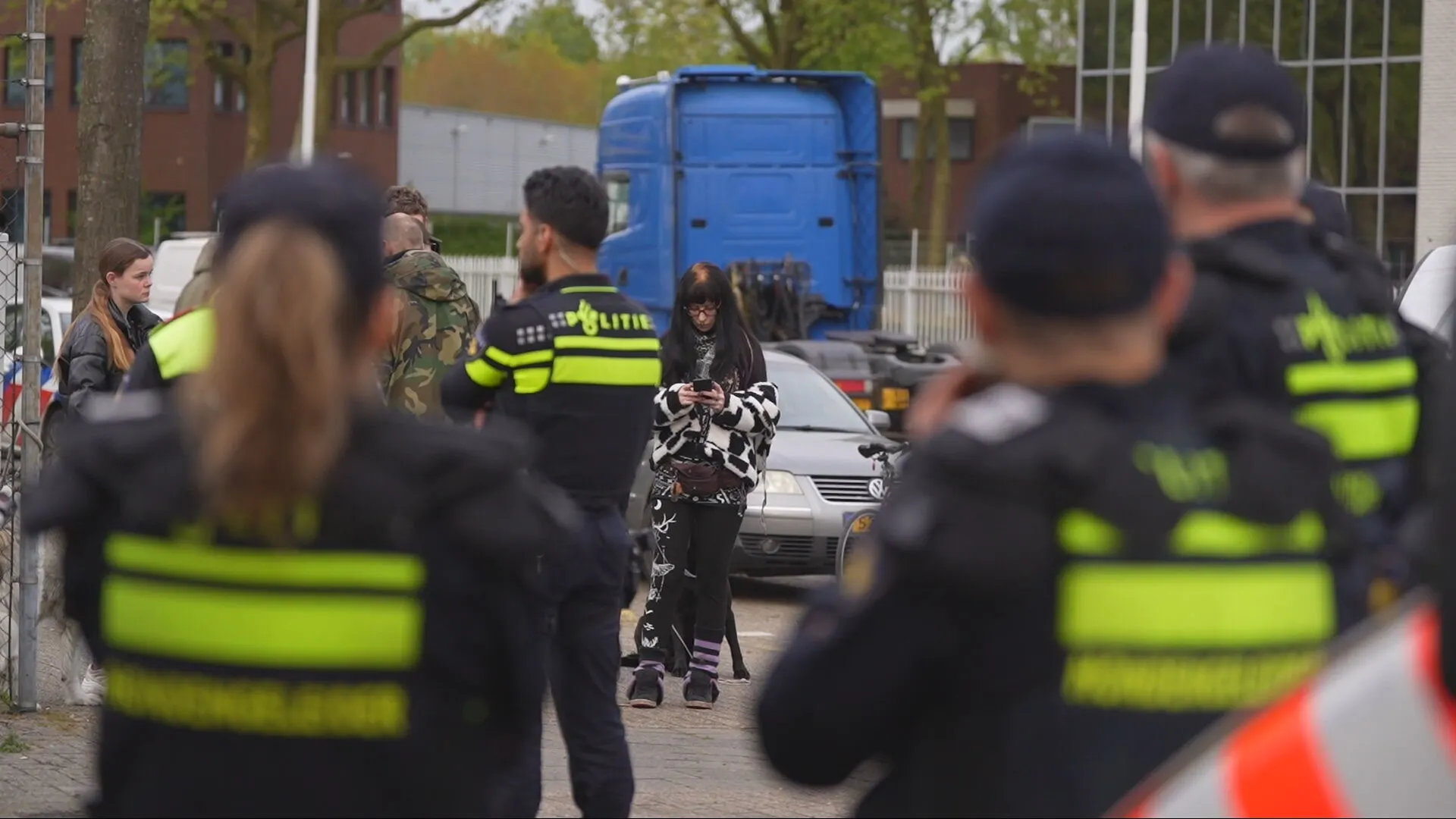 Bouwvakkers bekogeld door krakers, politie ontruimd kraakpand