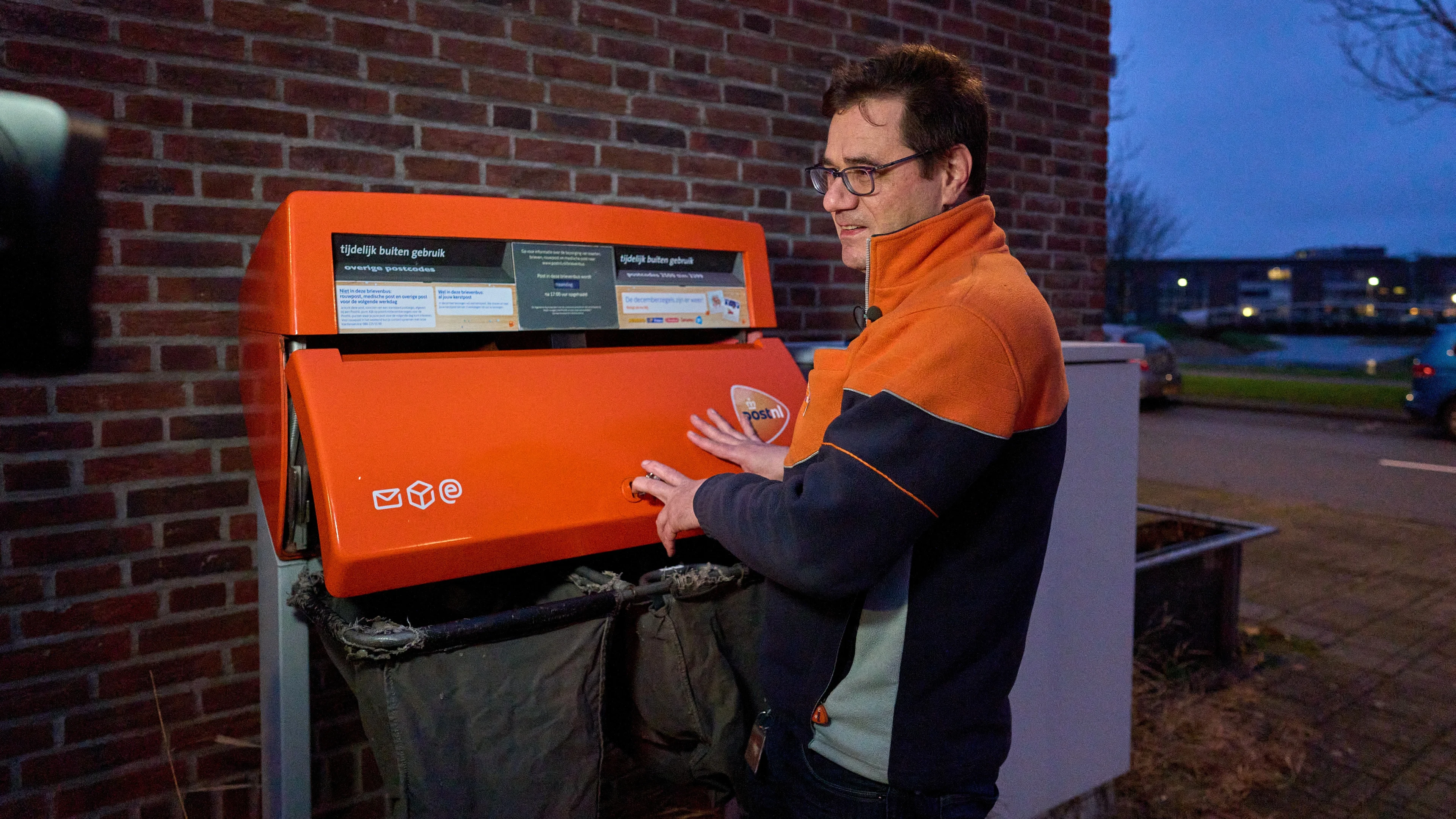 PostNL: tientallen miljoenen nodig om post te kunnen blijven bezorgen