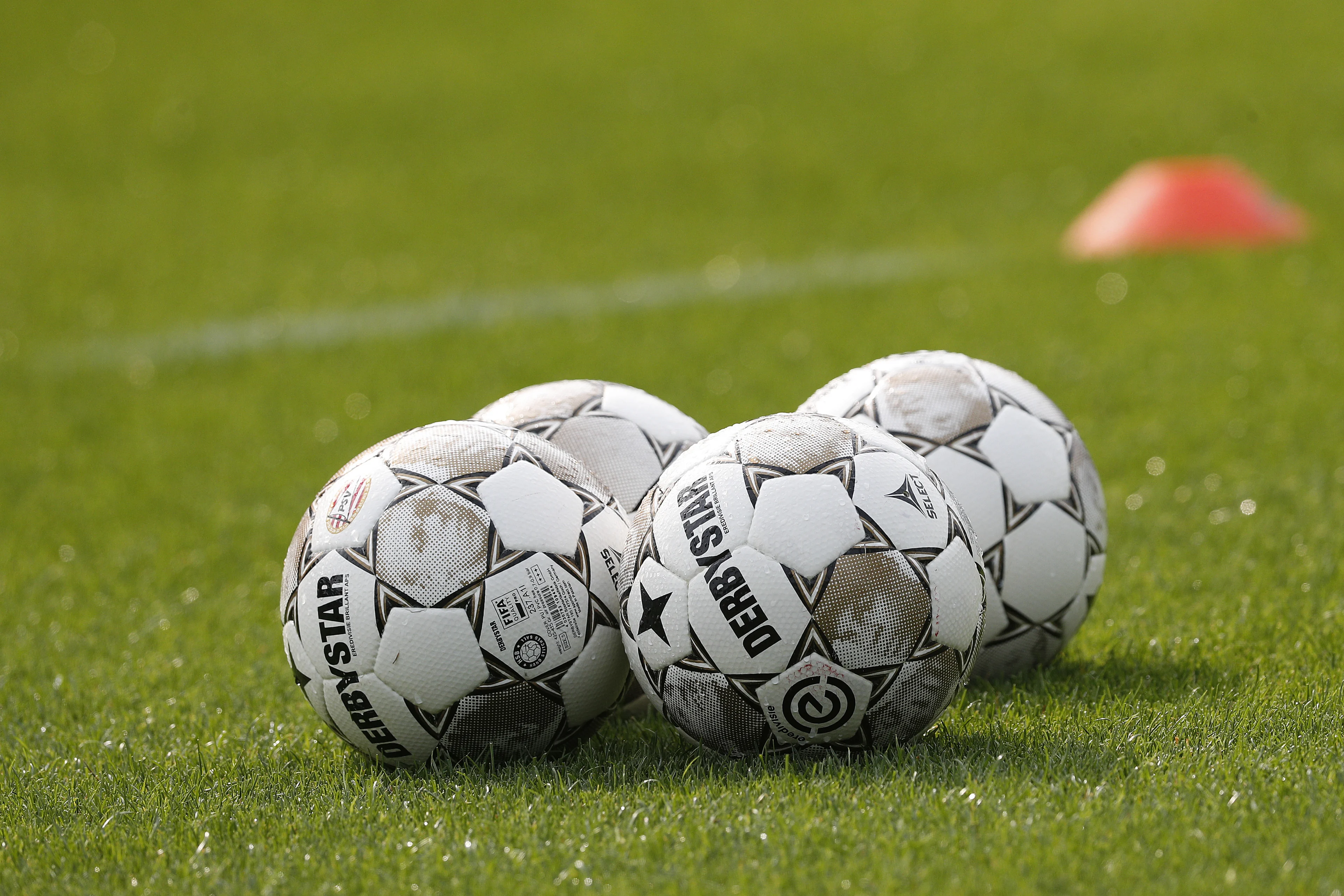 Eredivisie na afgebroken seizoen weer van start, ook deel fans welkom