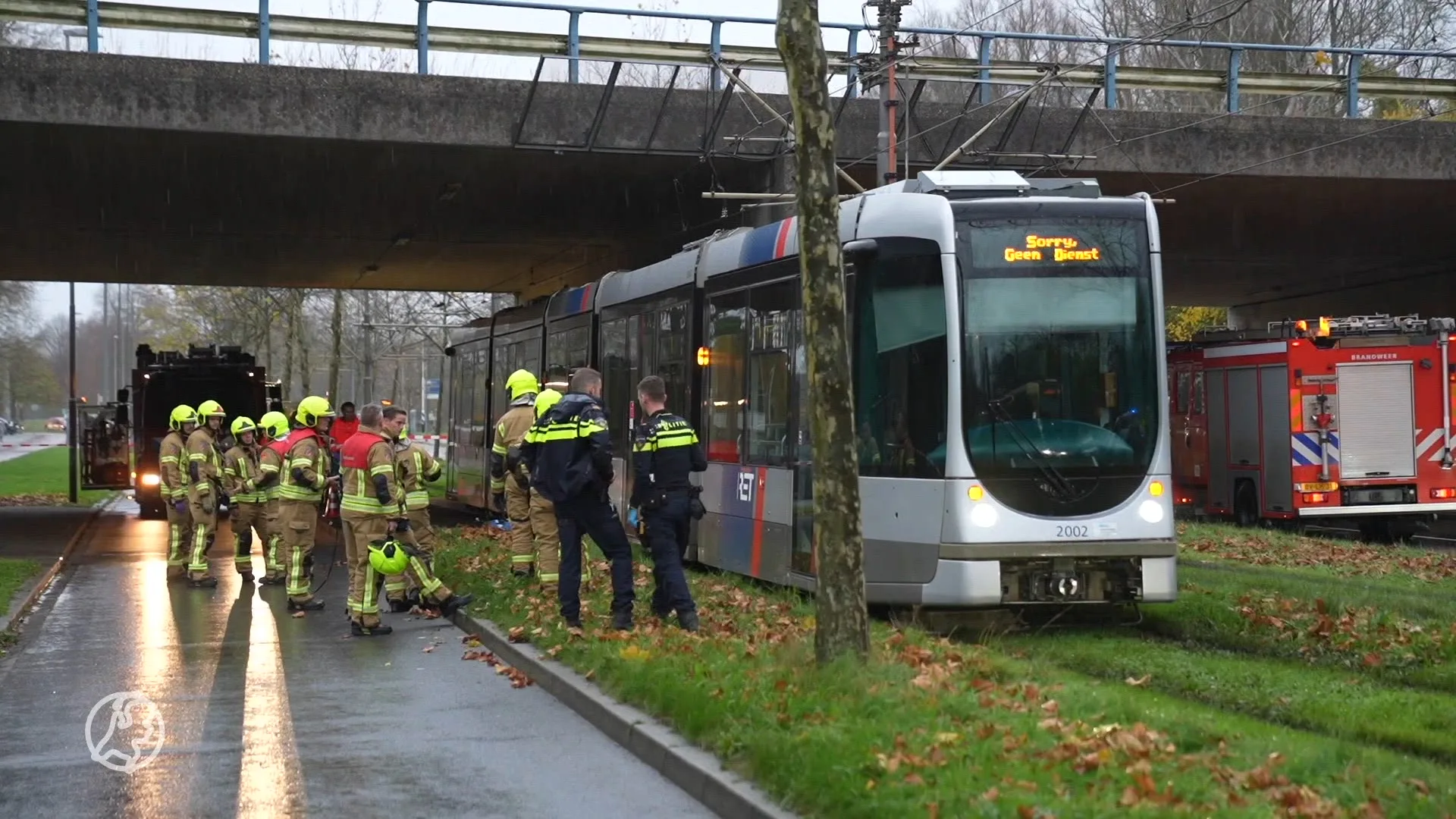 Zwaargewonde na aanrijding met tram in Rotterdam