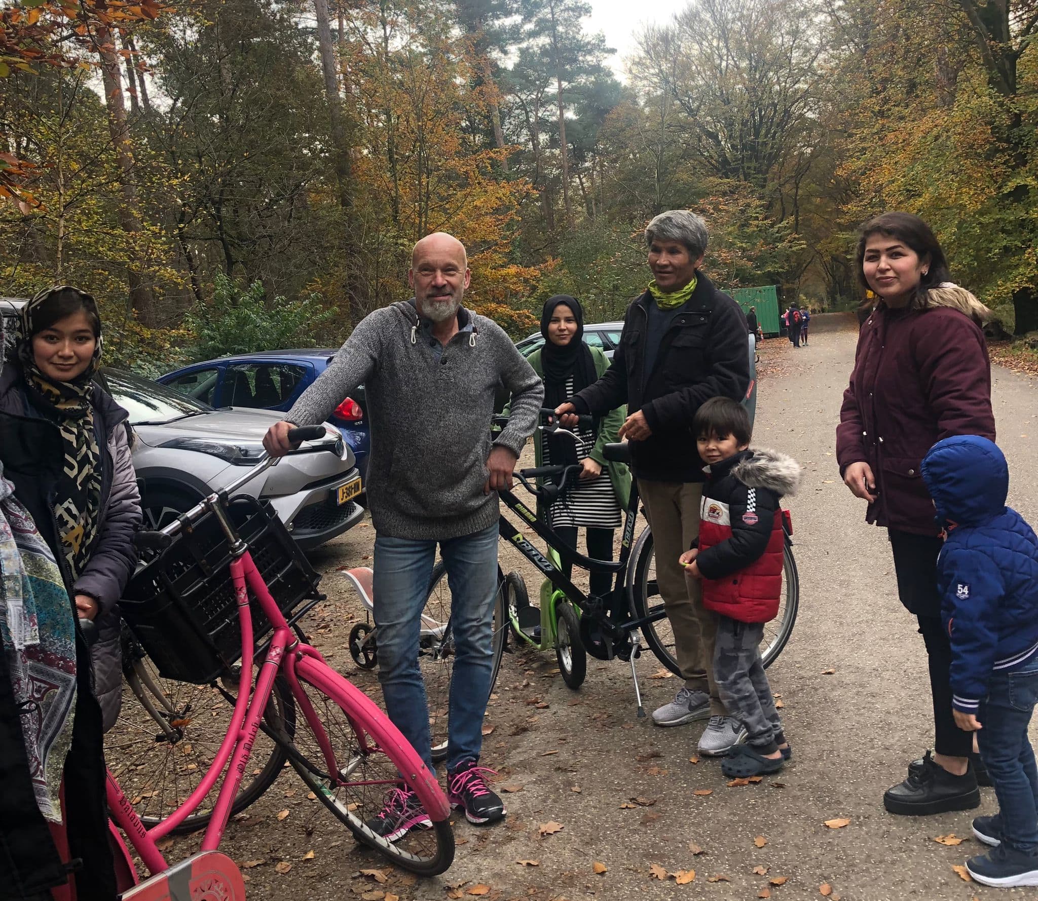 Weldoener Peter regelt en repareert honderden fietsen voor bewoners opvang Heumensoord