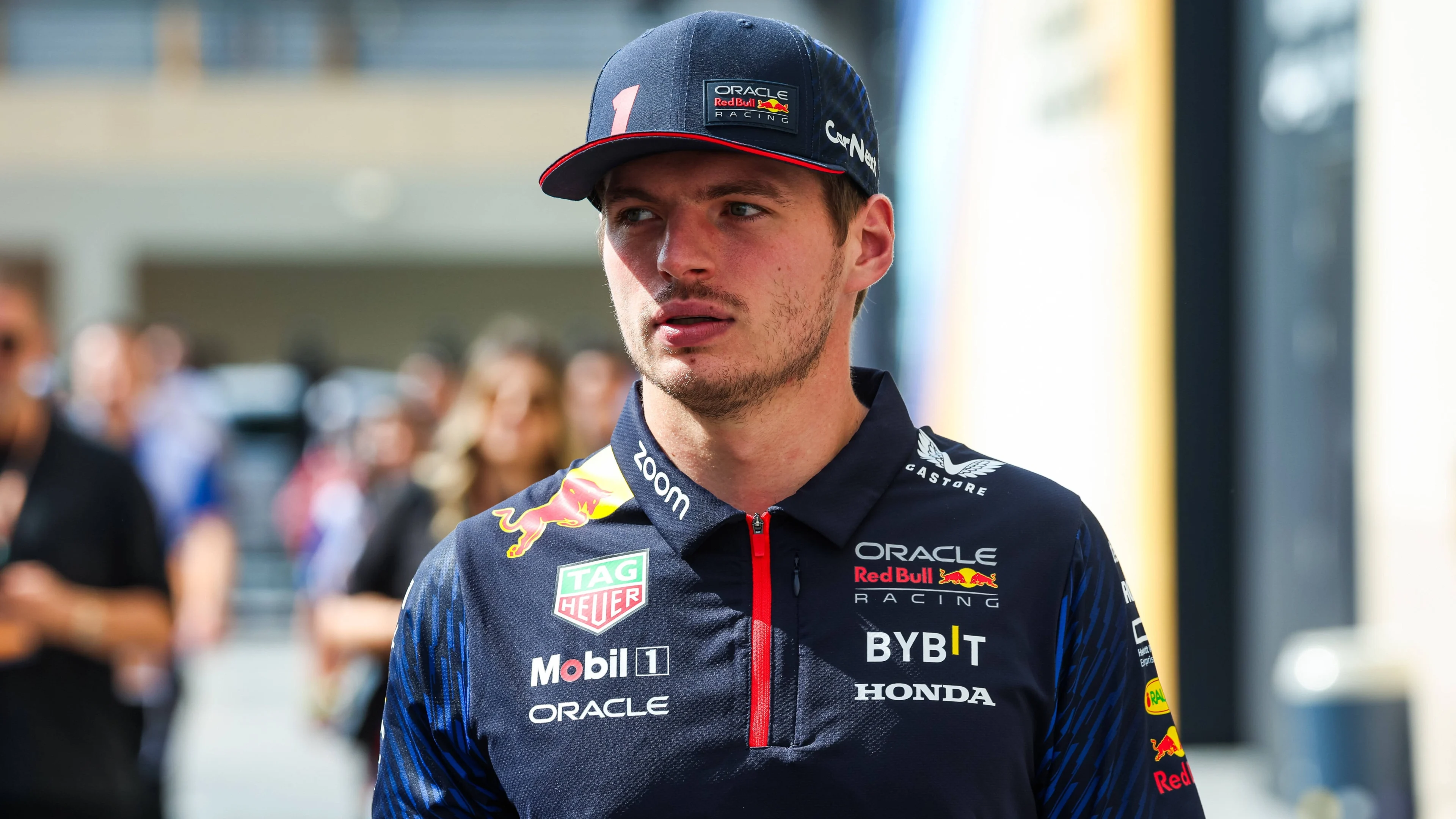 Formule 1 verbiedt inhalen in pitstraat na manoeuvre Verstappen