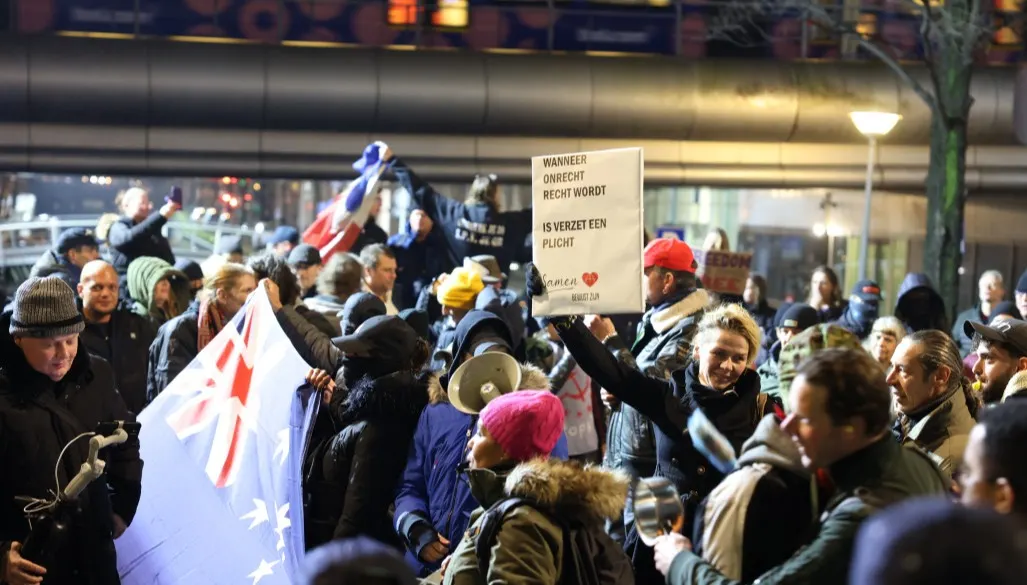 Lawaaidemonstratie op Haagse Turfmarkt verloopt rustig