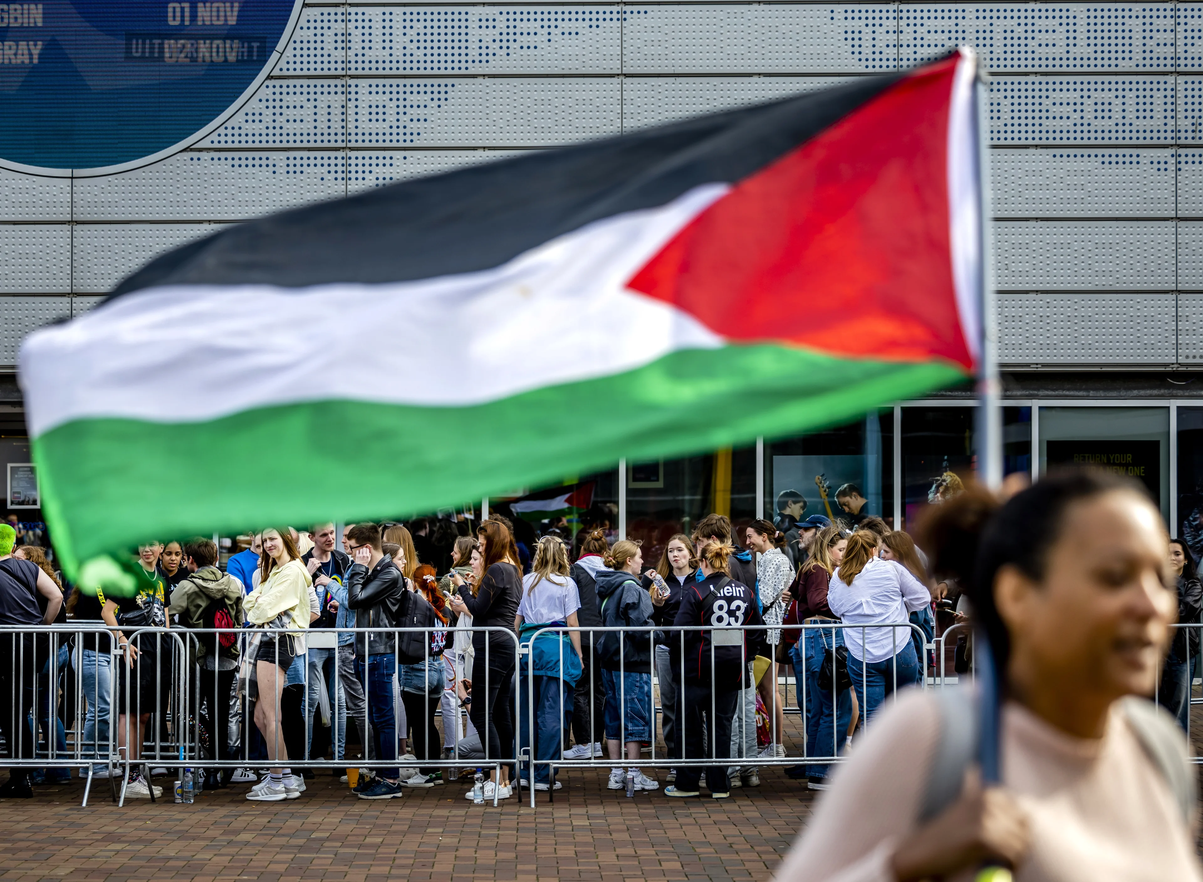 Demonstranten roepen bij Eurovision in Concert op tot boycot Songfestival