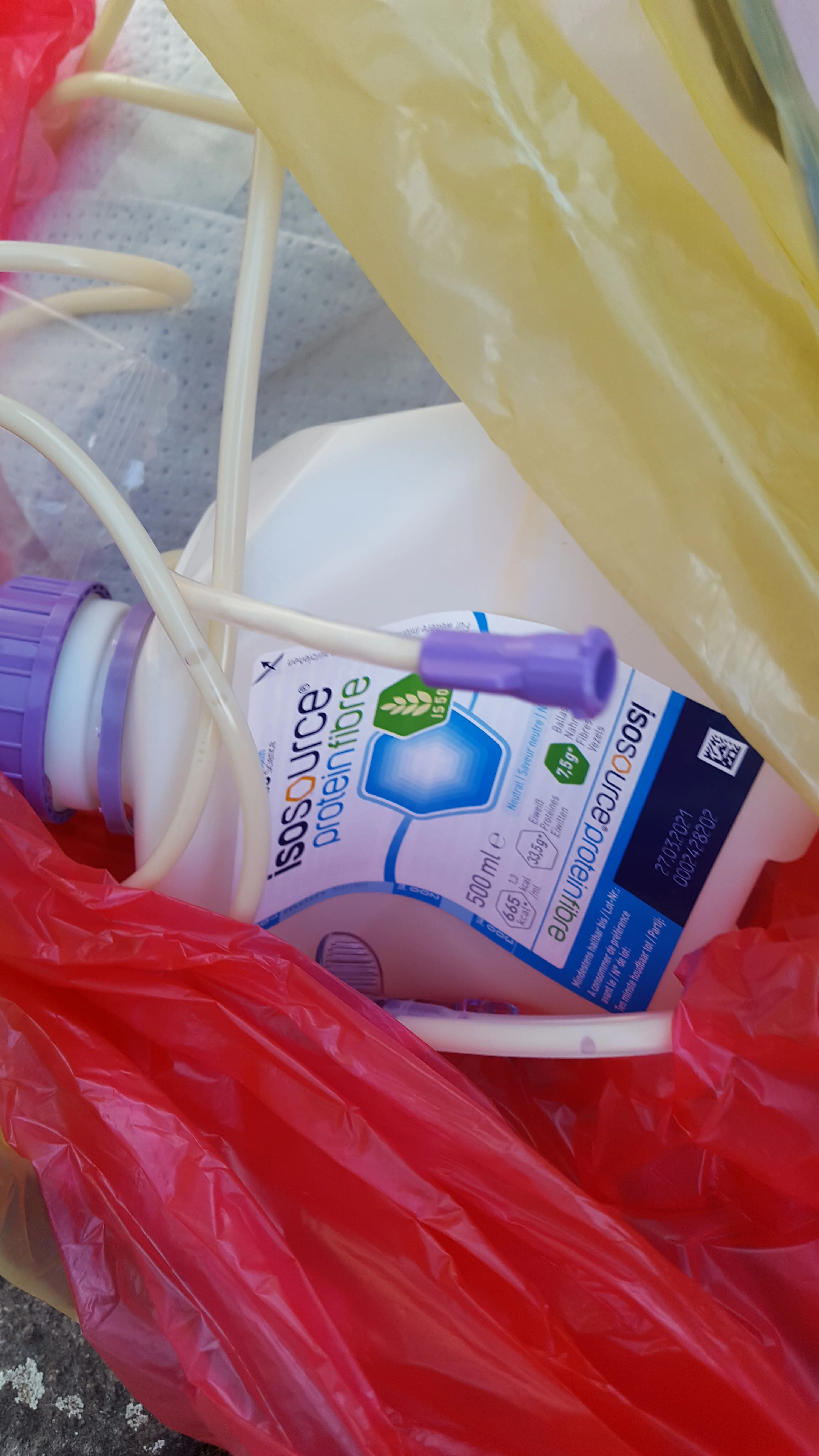 Albert kwam vuile kleren van zijn vader halen, maar kreeg luiers en vieze handschoenen van verzorgingshuis