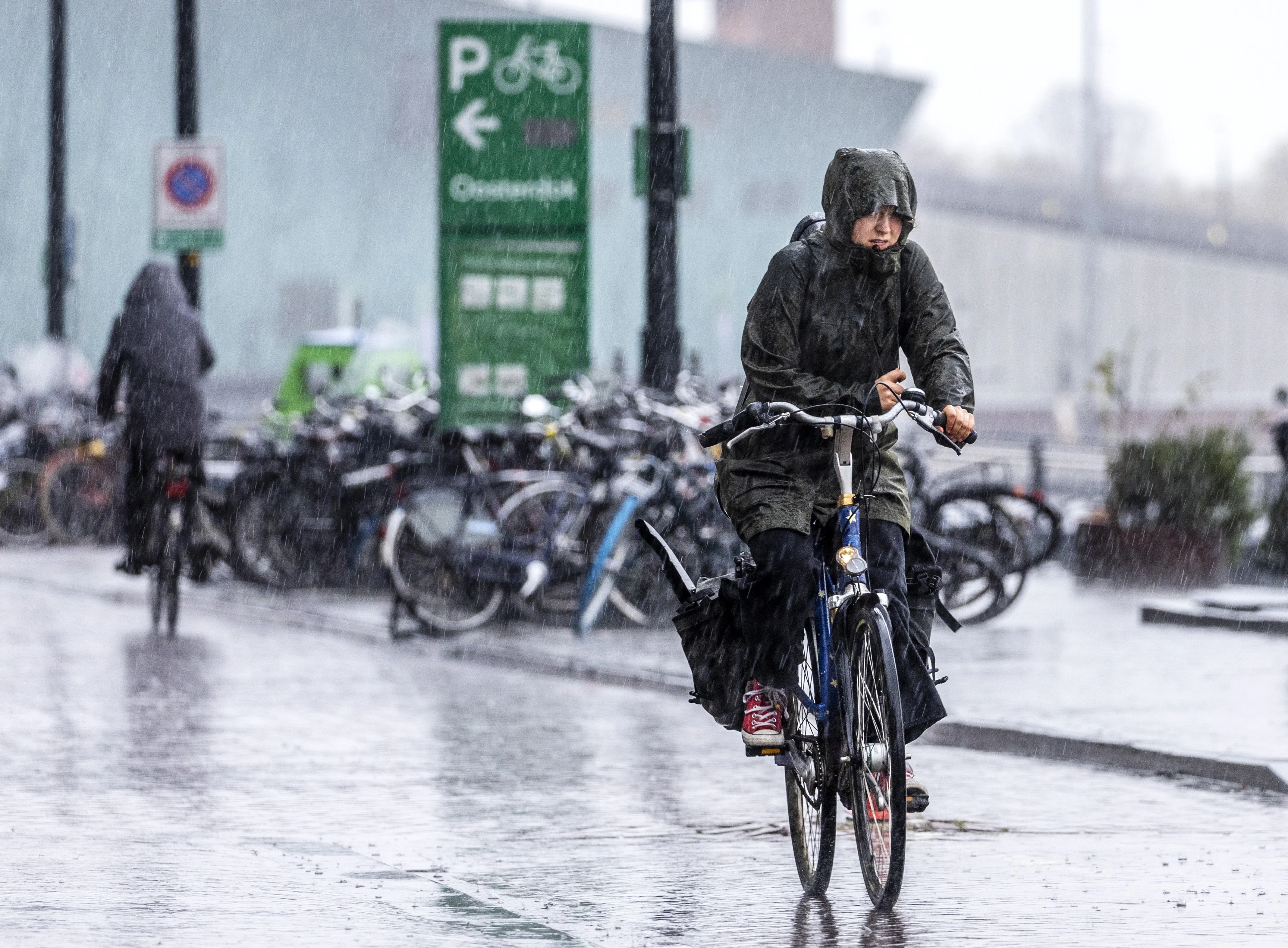 Meteorologische winter begint fris en nat, echt winterweer blijft uit