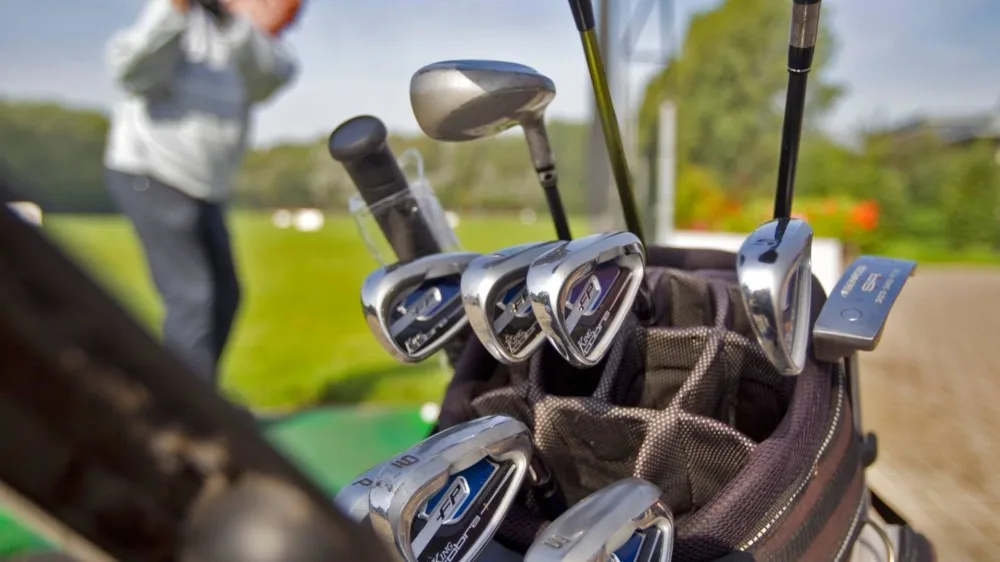 'Risico's niet-contactsporten als tennis en golf beheersbaar'