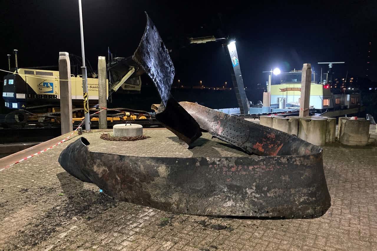 Enorm stuk staal mogelijk oorzaak vertraging weghalen Lekbrug Vianen