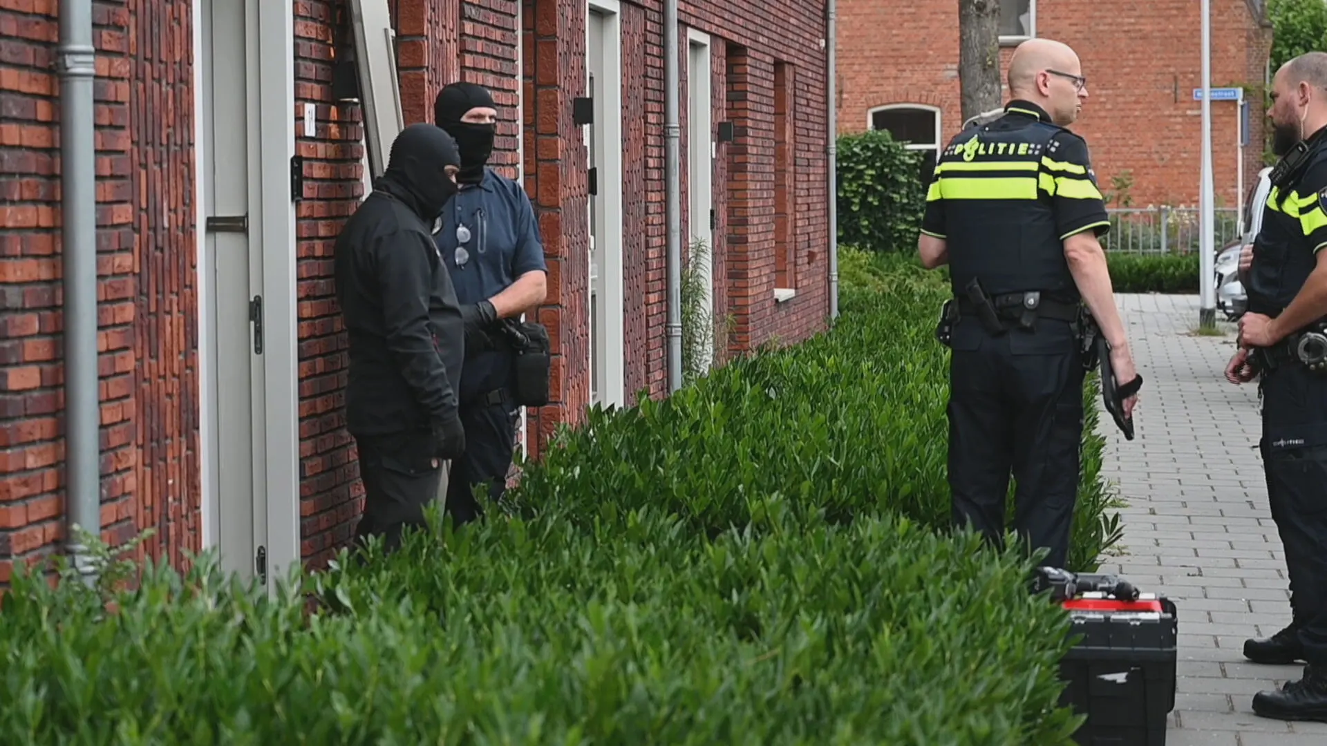 Massale politieactie bezig in Tilburg, meerdere aanhoudingen