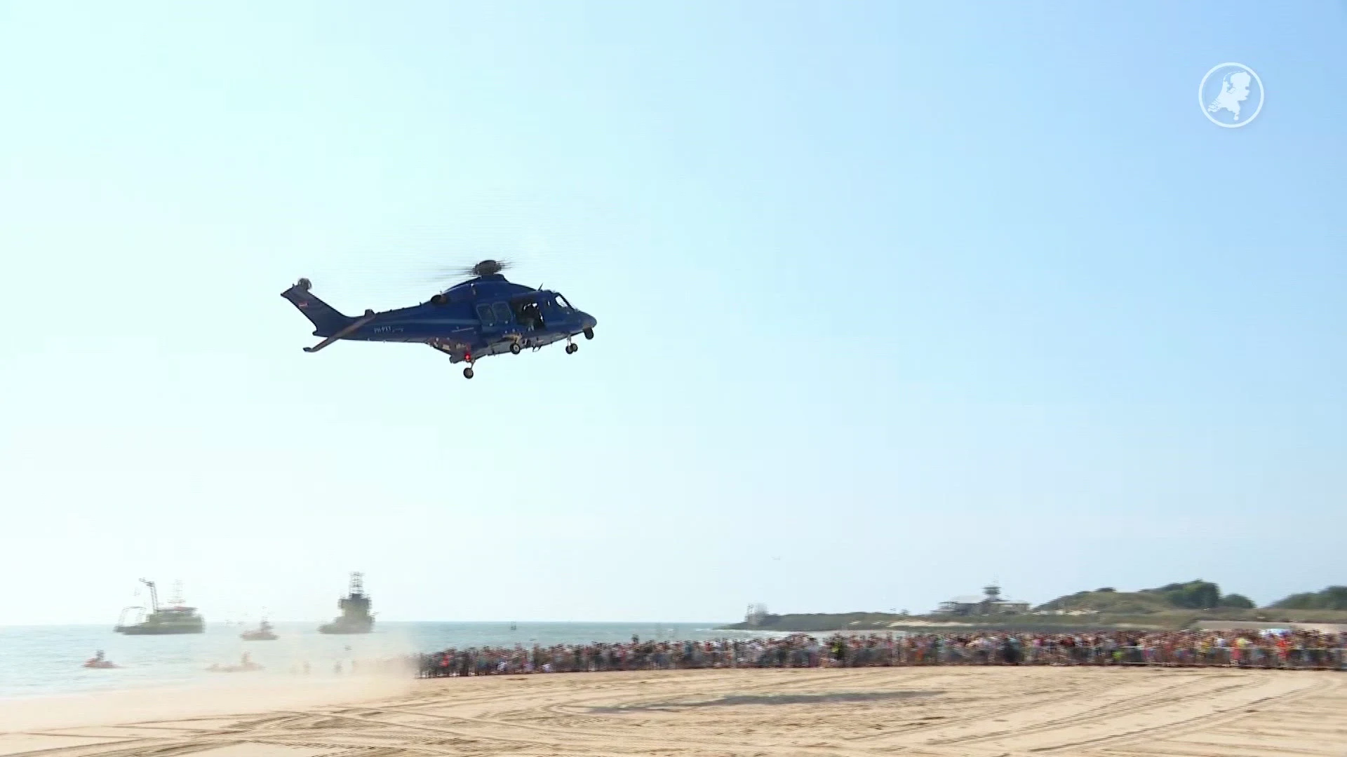 ZIEN: Spectaculaire acties van hulpdiensten op strand Vlissingen