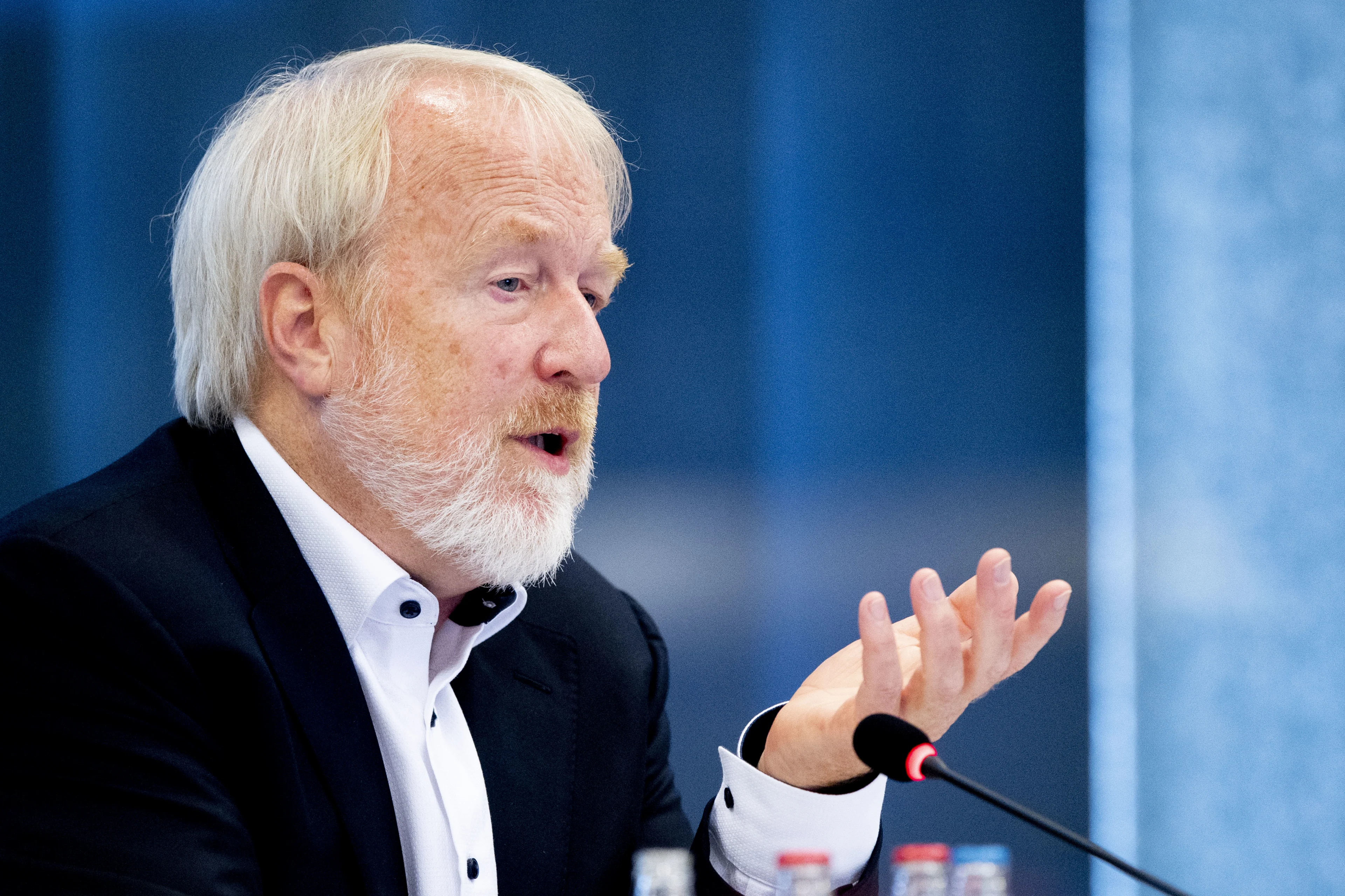 AFGELOPEN: Van Dissel en Kuipers praten Kamerleden bij over ontwikkelingen coronavirus na nieuwe maatregelen