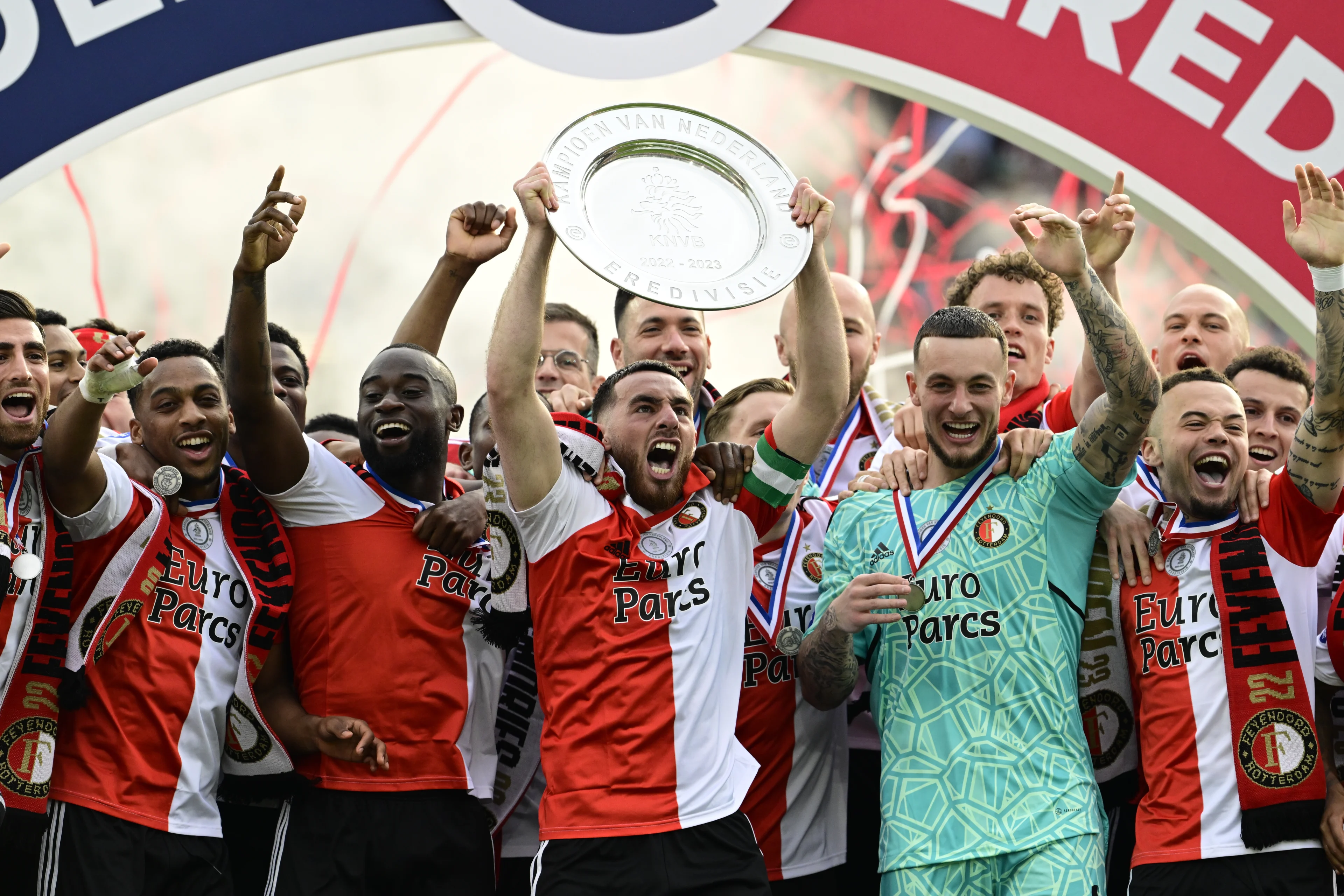 Tienduizenden Feyenoordfans verwacht bij huldiging Coolsingel