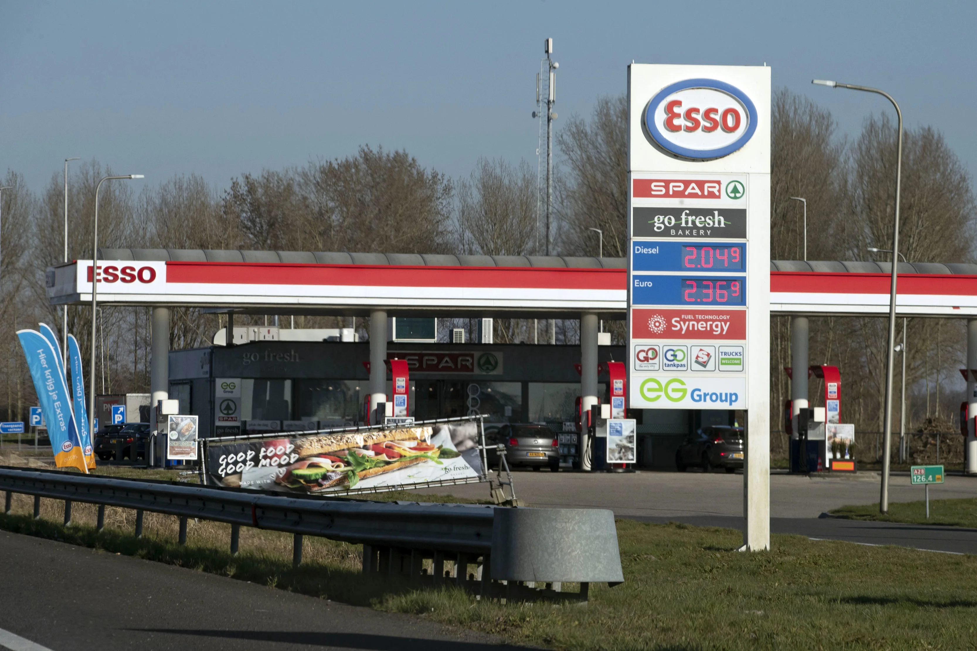 Benzineprijs morgen extreem omhoog door oorlog Oekraïne