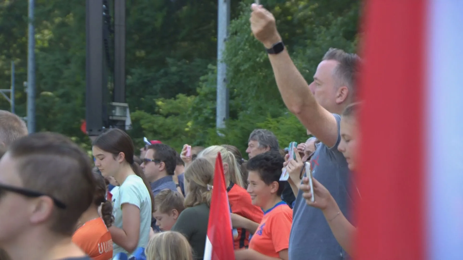Eindelijk weer Oranjefans welkom op het trainingsveld van de Oranjeleeuwinnen