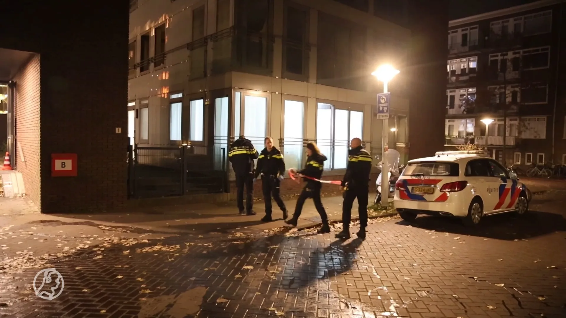 Appartementen in Amsterdam ontruimd na explosie en brand