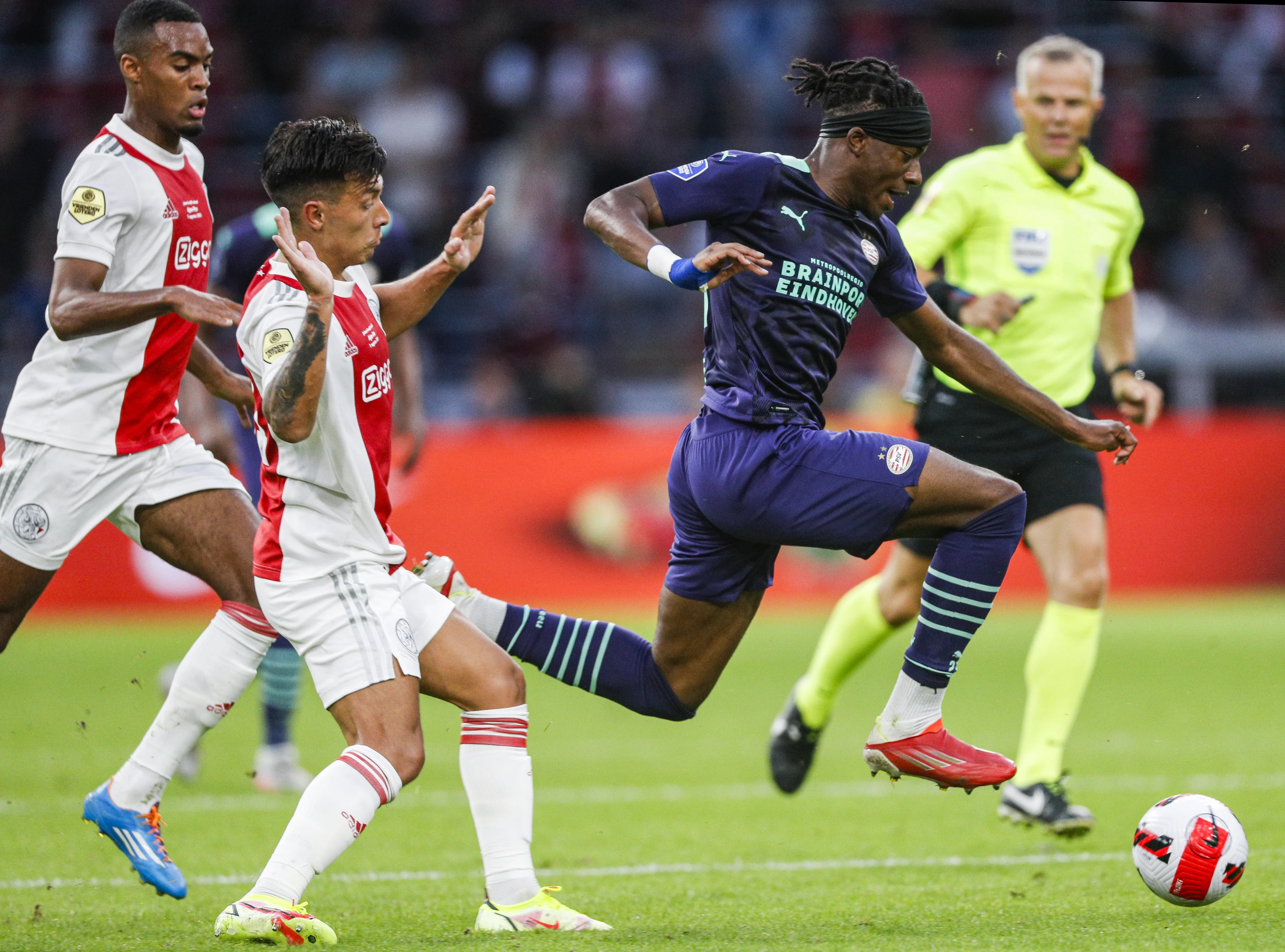 PSV vernedert Ajax in Johan Cruijff Schaal: 0-4