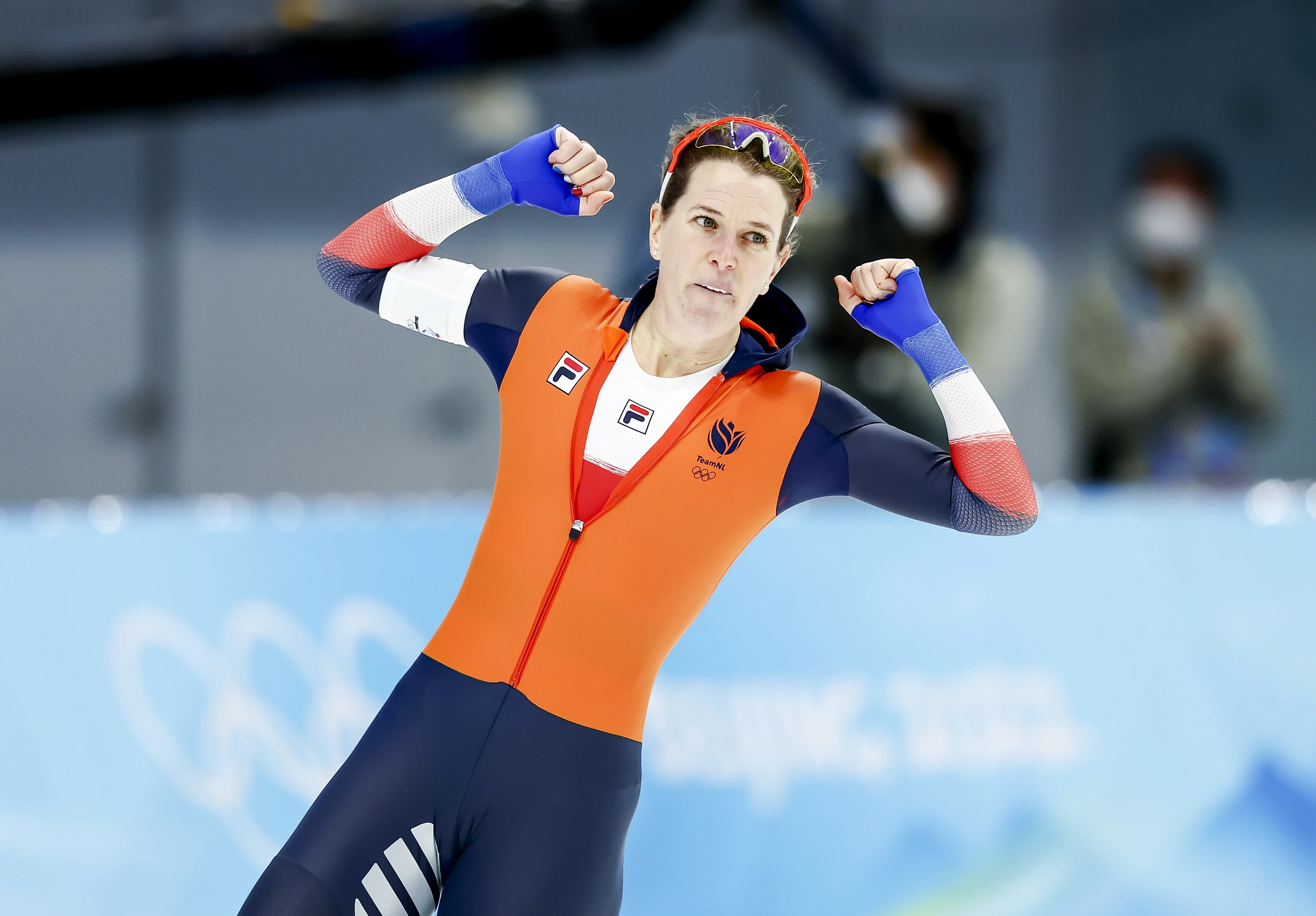 Ireen Wüst schrijft geschiedenis en pakt voor de vijfde keer op rij goud op 1.500 meter