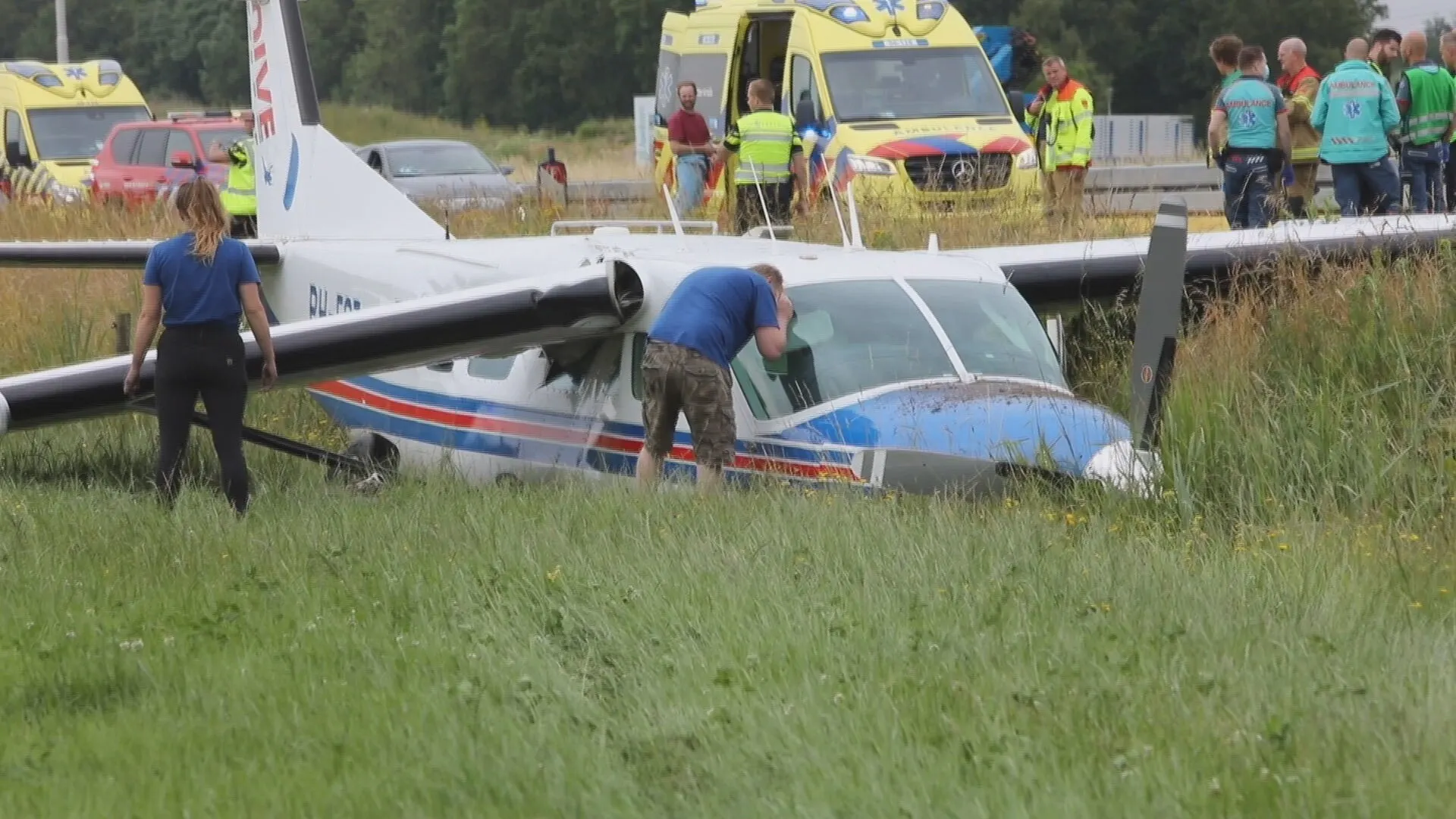 Piloot Hans redt 17 passagiers van de dood: 'Iedereen viel me huilend om de nek'