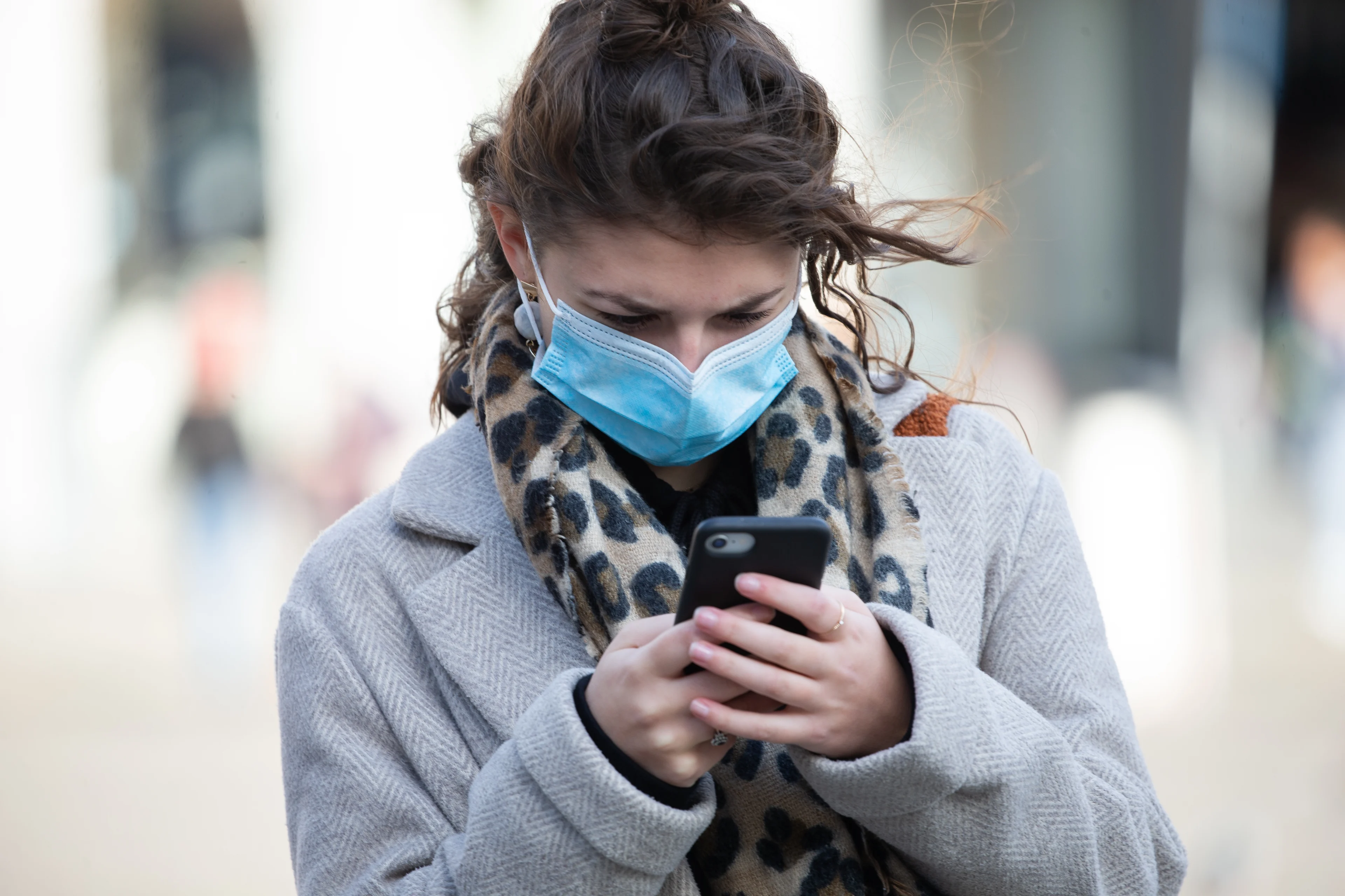 'Uitzondering mondkapjesplicht voor sekswerkers en gebedshuizen onterecht'