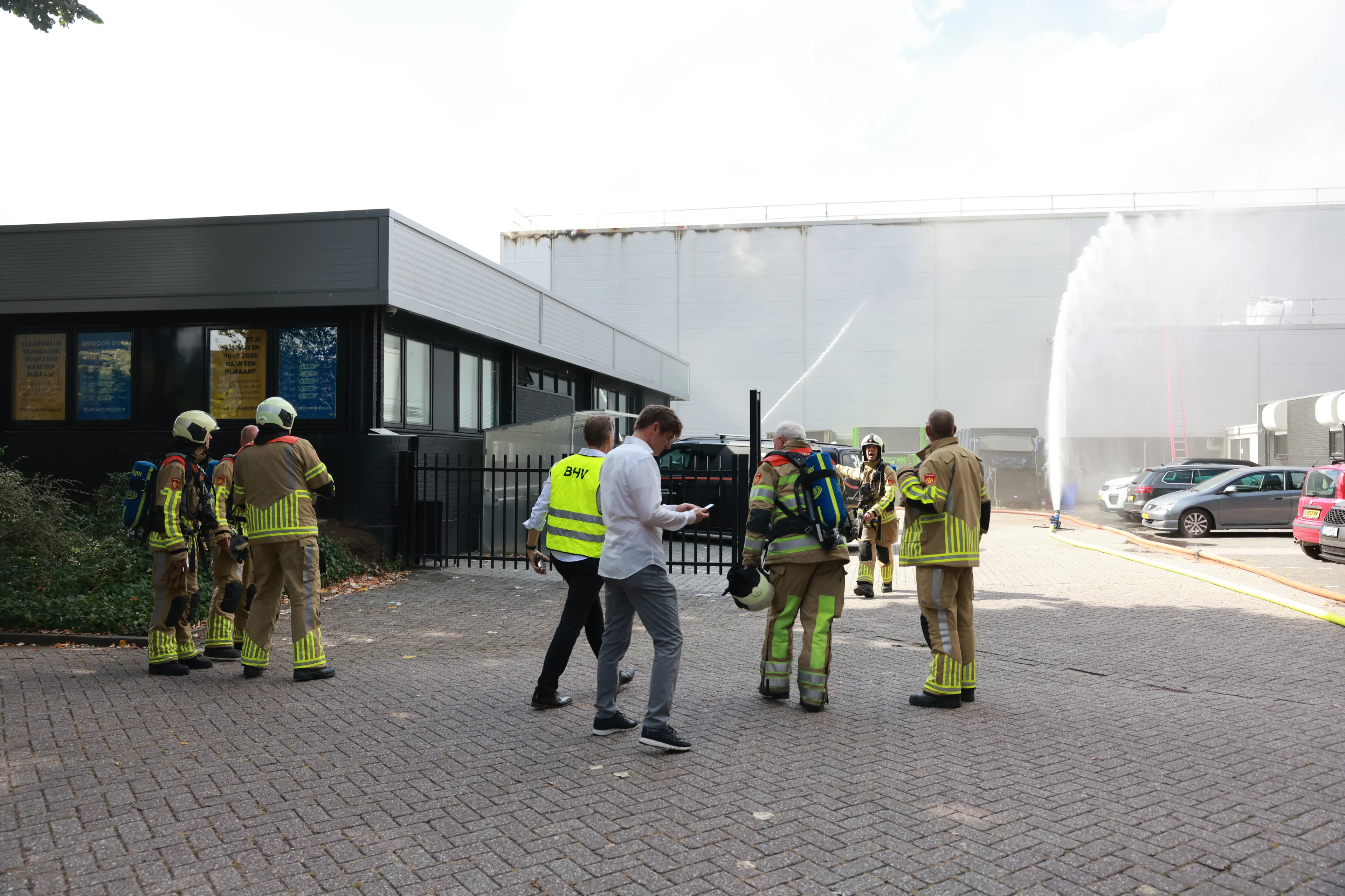 Grote brand in congrescentrum Nieuwegein, honderden mensen naar buiten