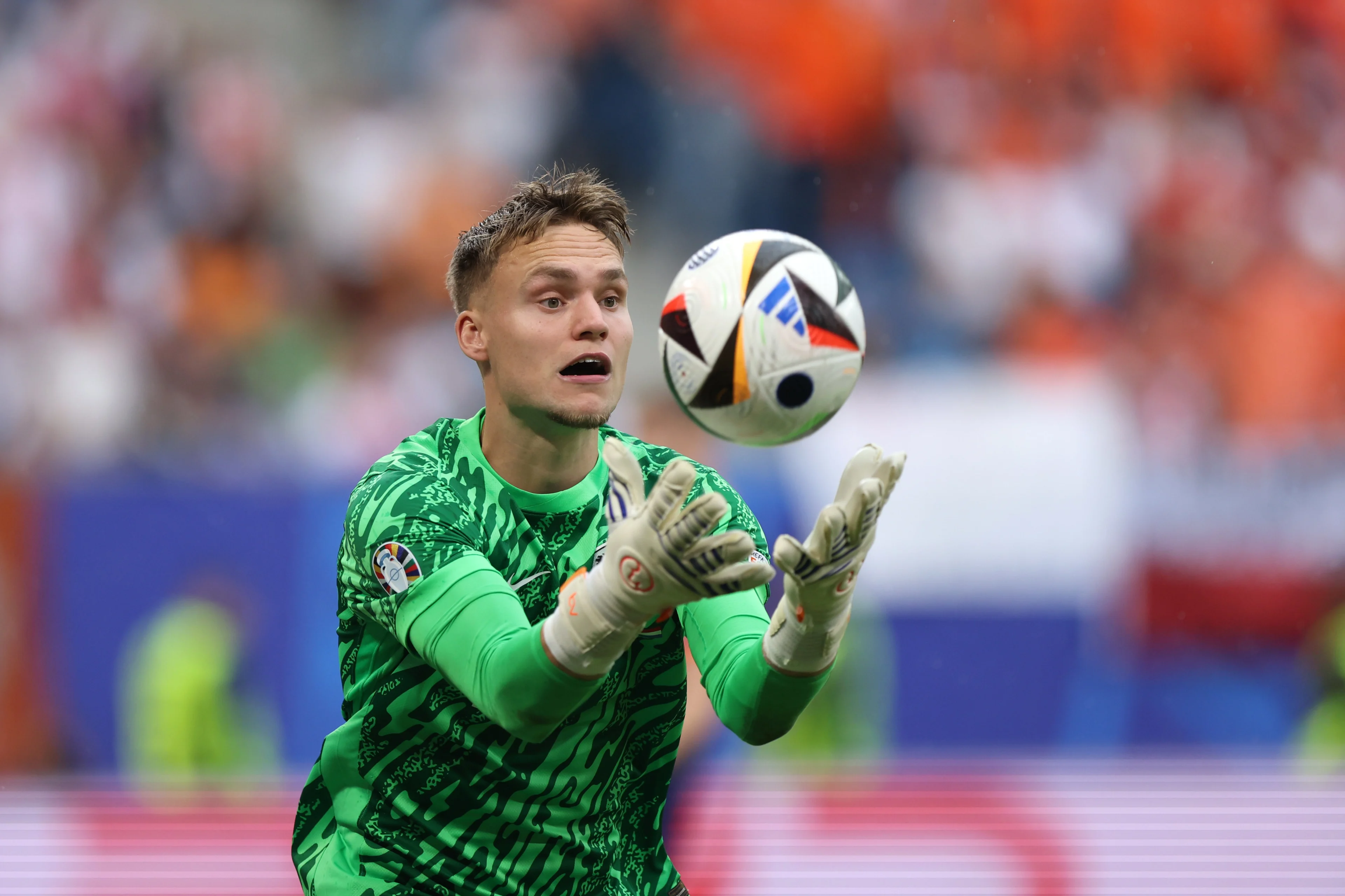 Wie is Bart Verbruggen, de op een na jongste keeper dit EK?