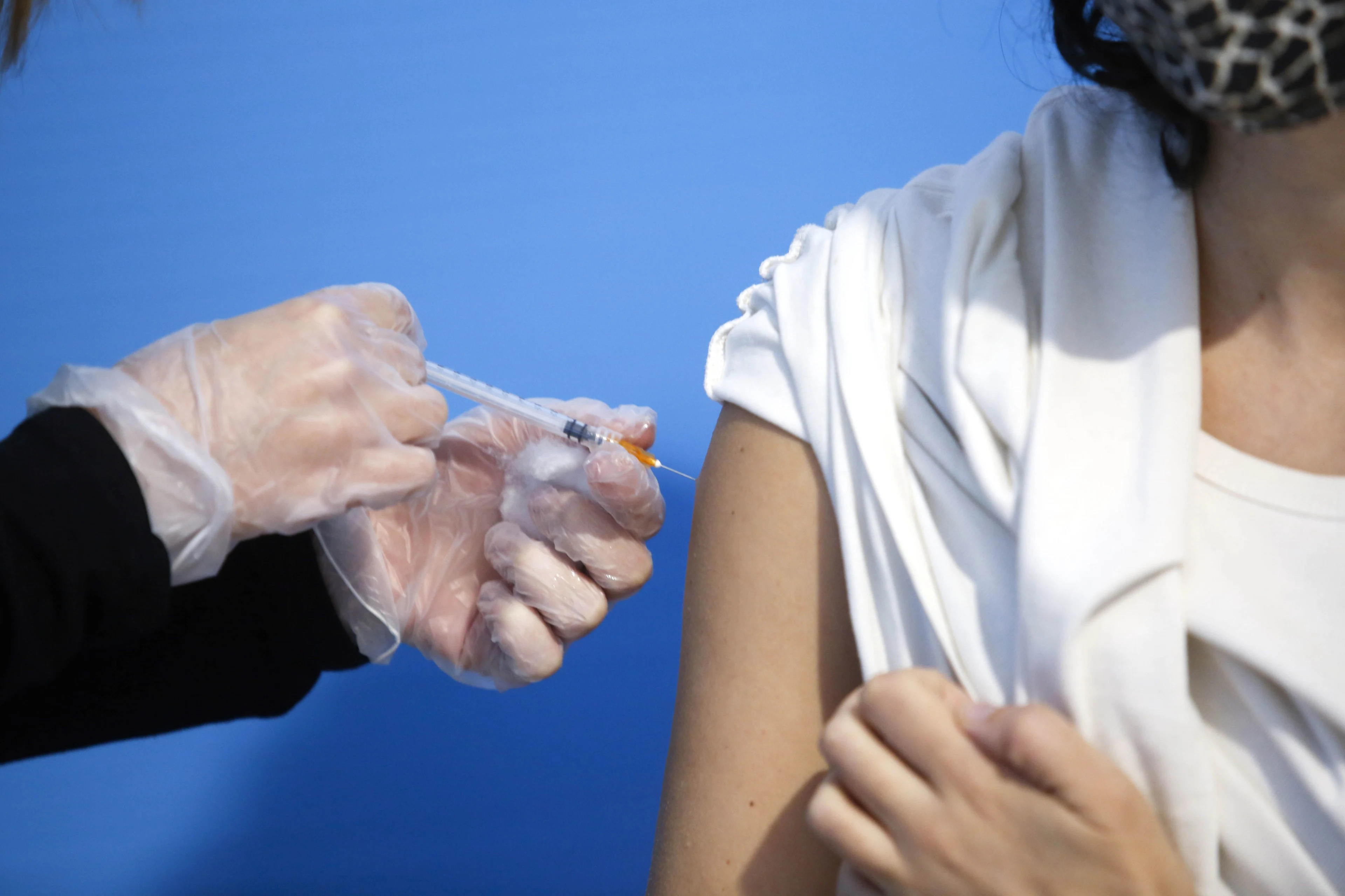 LIVEBLOG | Eerste mensen krijgen coronavaccin AstraZeneca